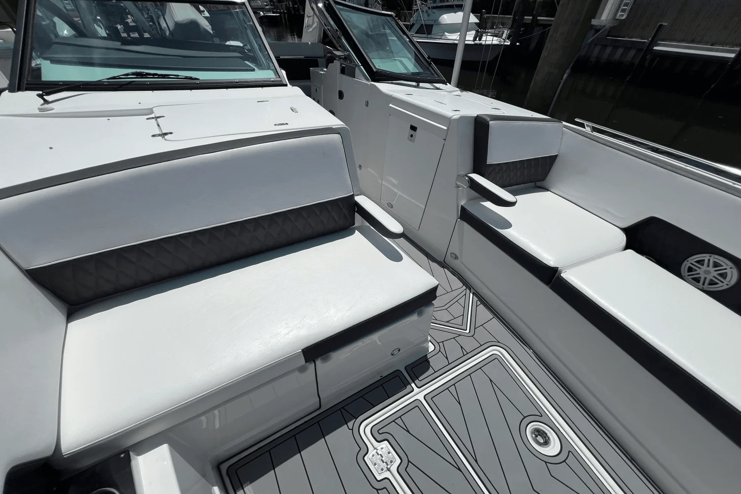 2022 Monterey 385 SUPER SPORT Image Thumbnail #43