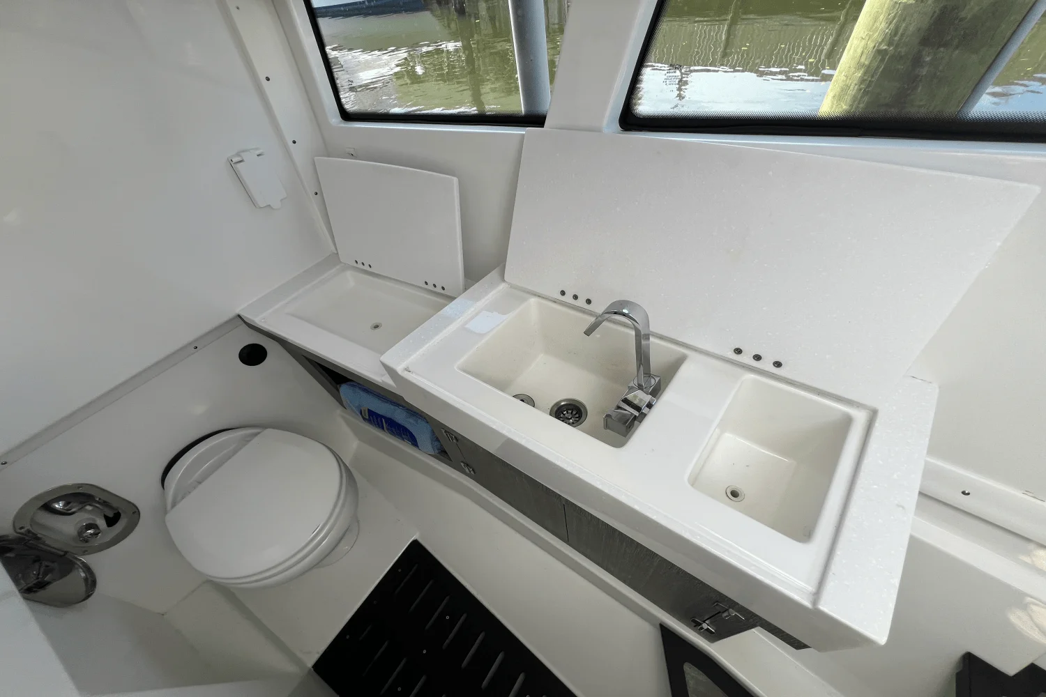 2022 Monterey 385 SUPER SPORT Image Thumbnail #24