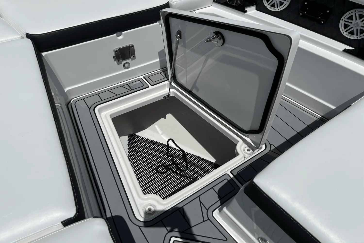 2022 Monterey 385 SUPER SPORT Image Thumbnail #45