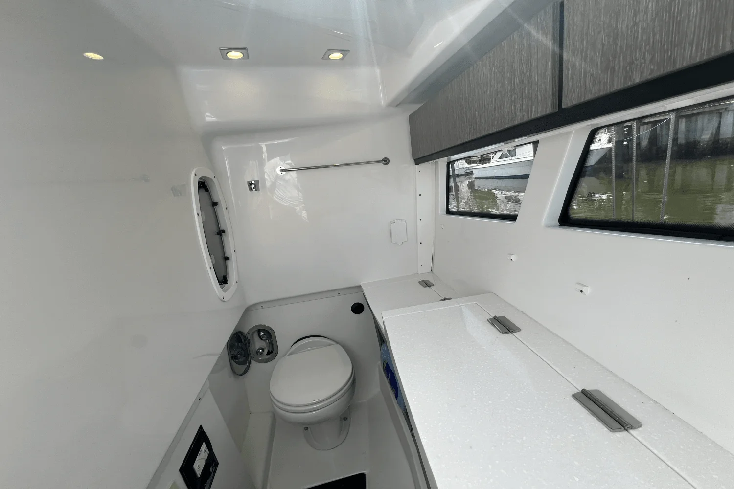 2022 Monterey 385 SUPER SPORT Image Thumbnail #25