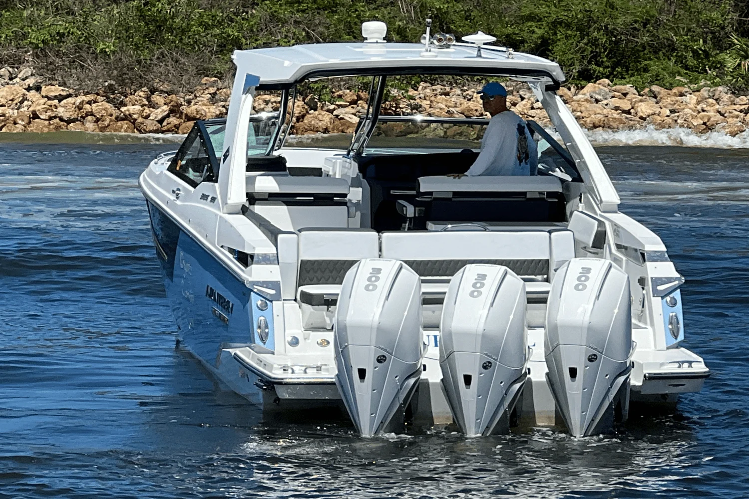 2022 Monterey 385 SUPER SPORT Image Thumbnail #8