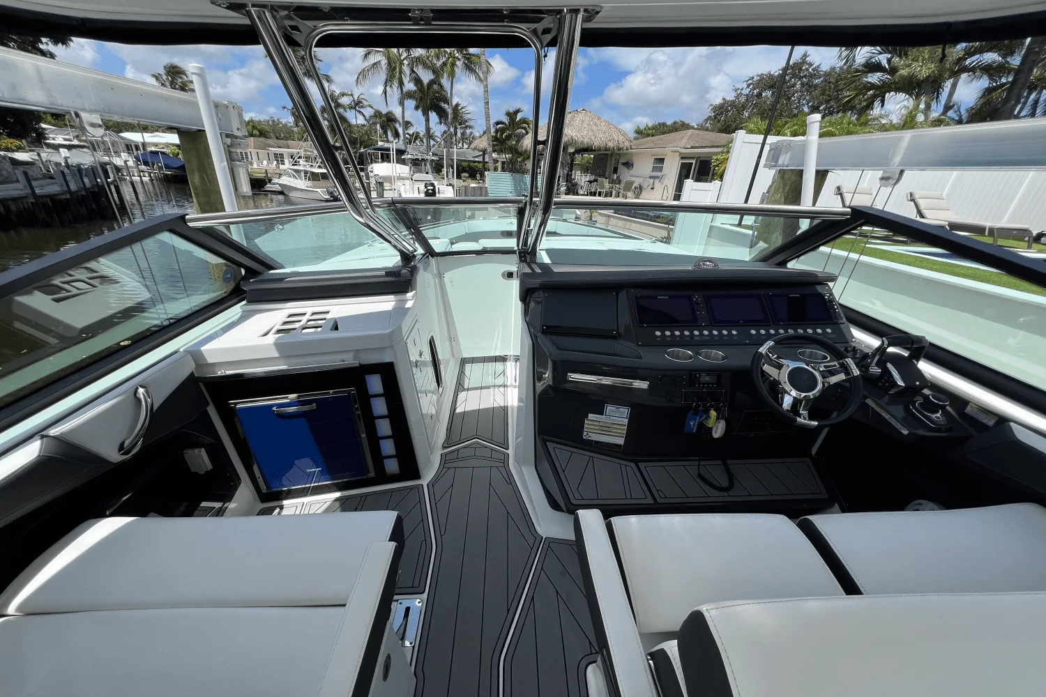 2022 Monterey 385 SUPER SPORT Image Thumbnail #48