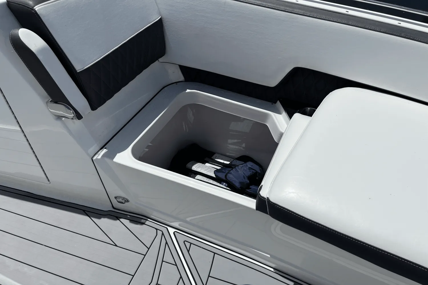 2022 Monterey 385 SS Image Thumbnail #44