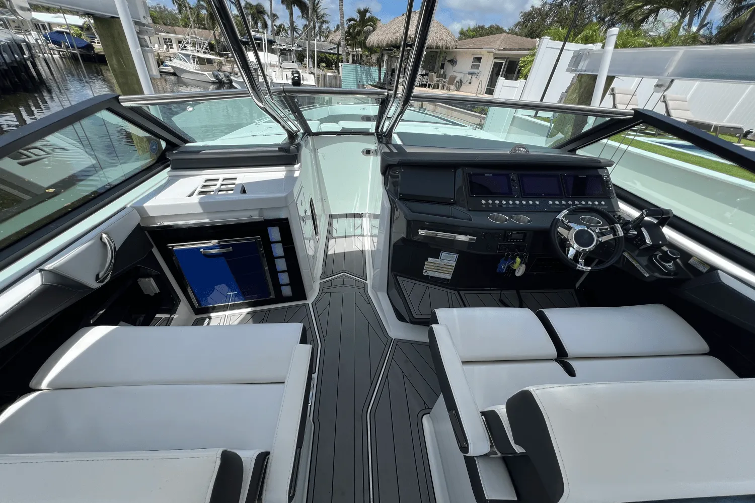 2022 Monterey 385 SS Image Thumbnail #49