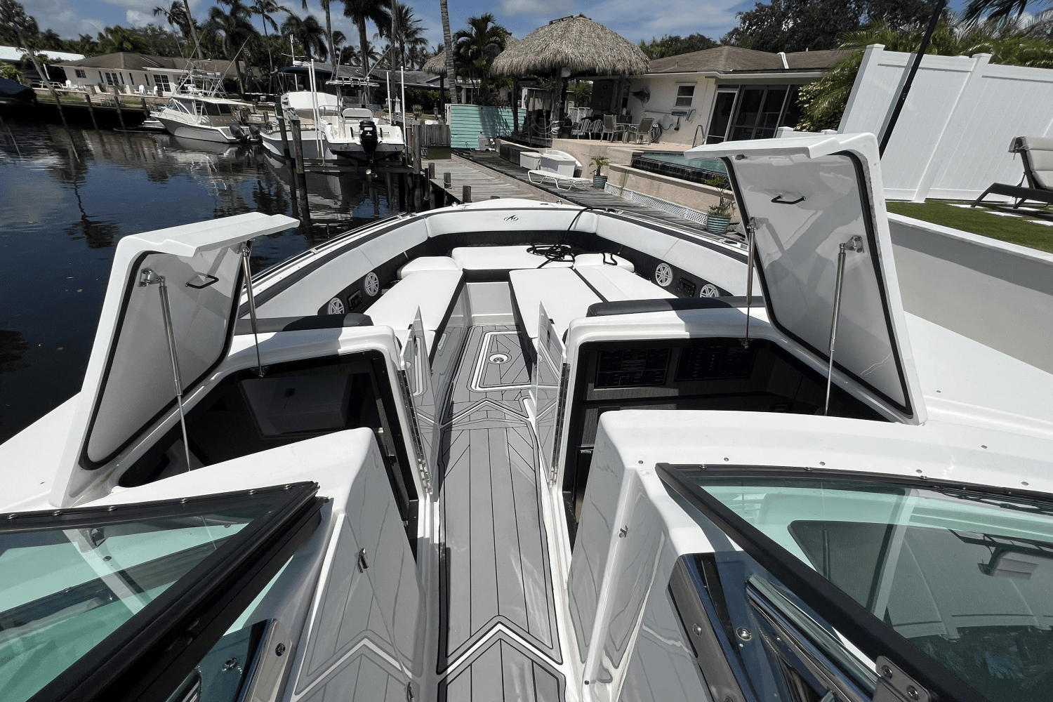 2022 Monterey 385 SS Image Thumbnail #14