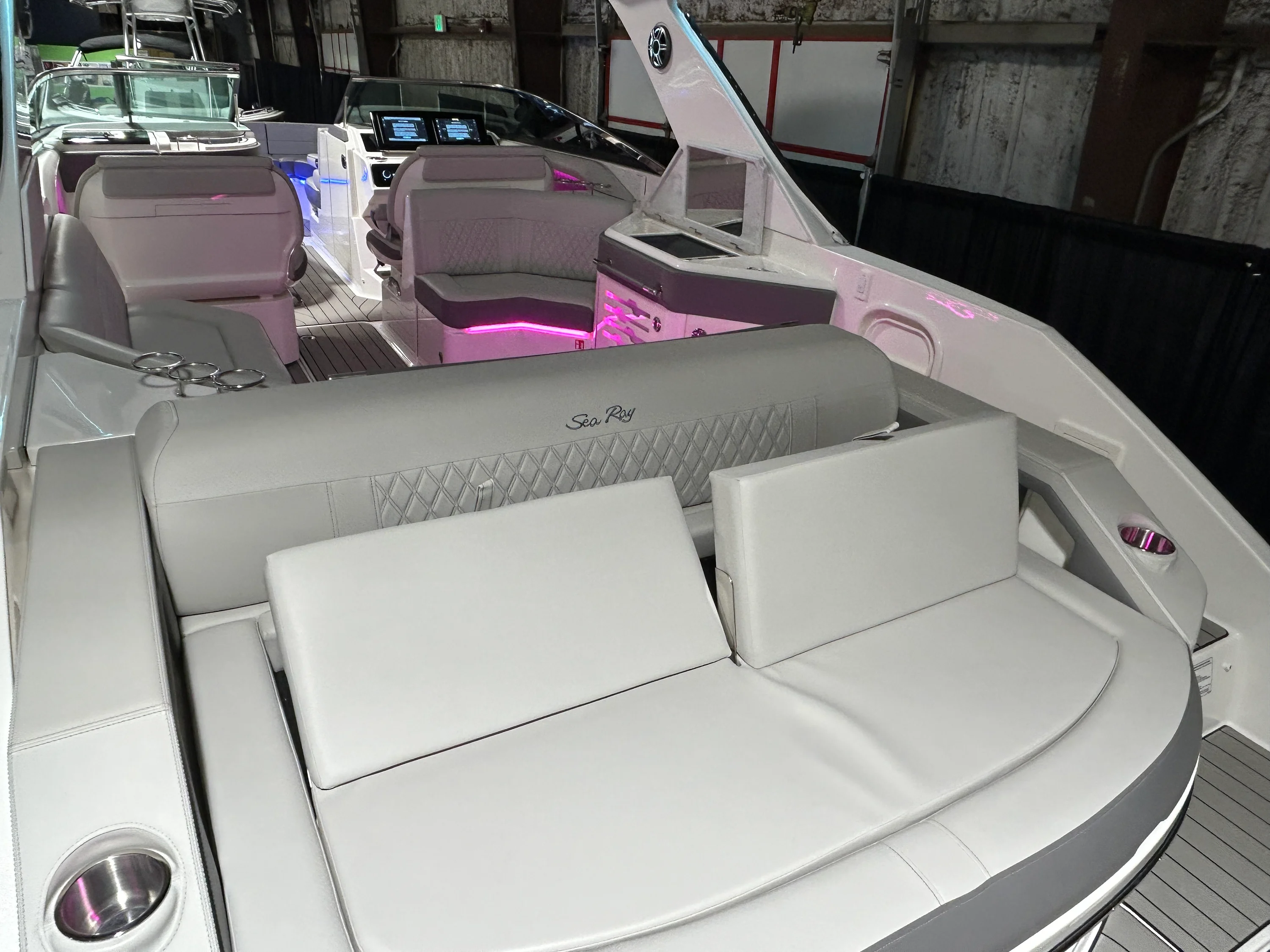 2026 Sea Ray SLX 310 Outboard Image Thumbnail #6