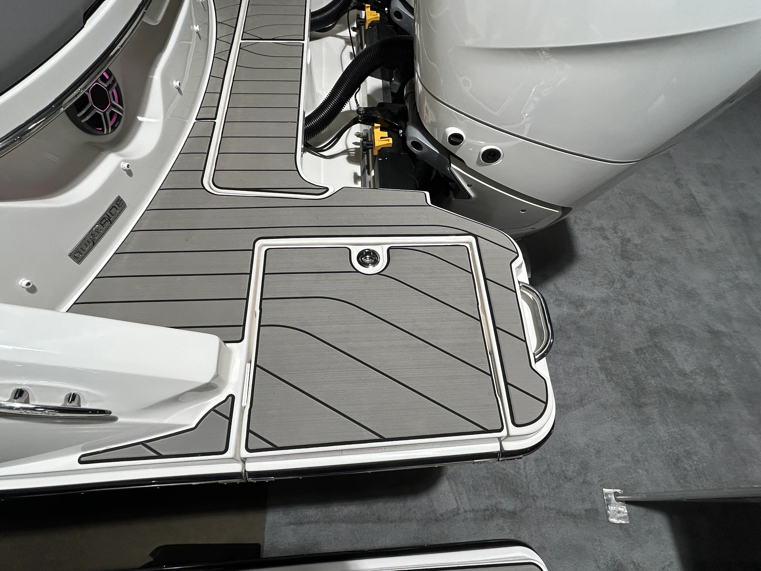 2026 Sea Ray SLX 310 Outboard Image Thumbnail #2