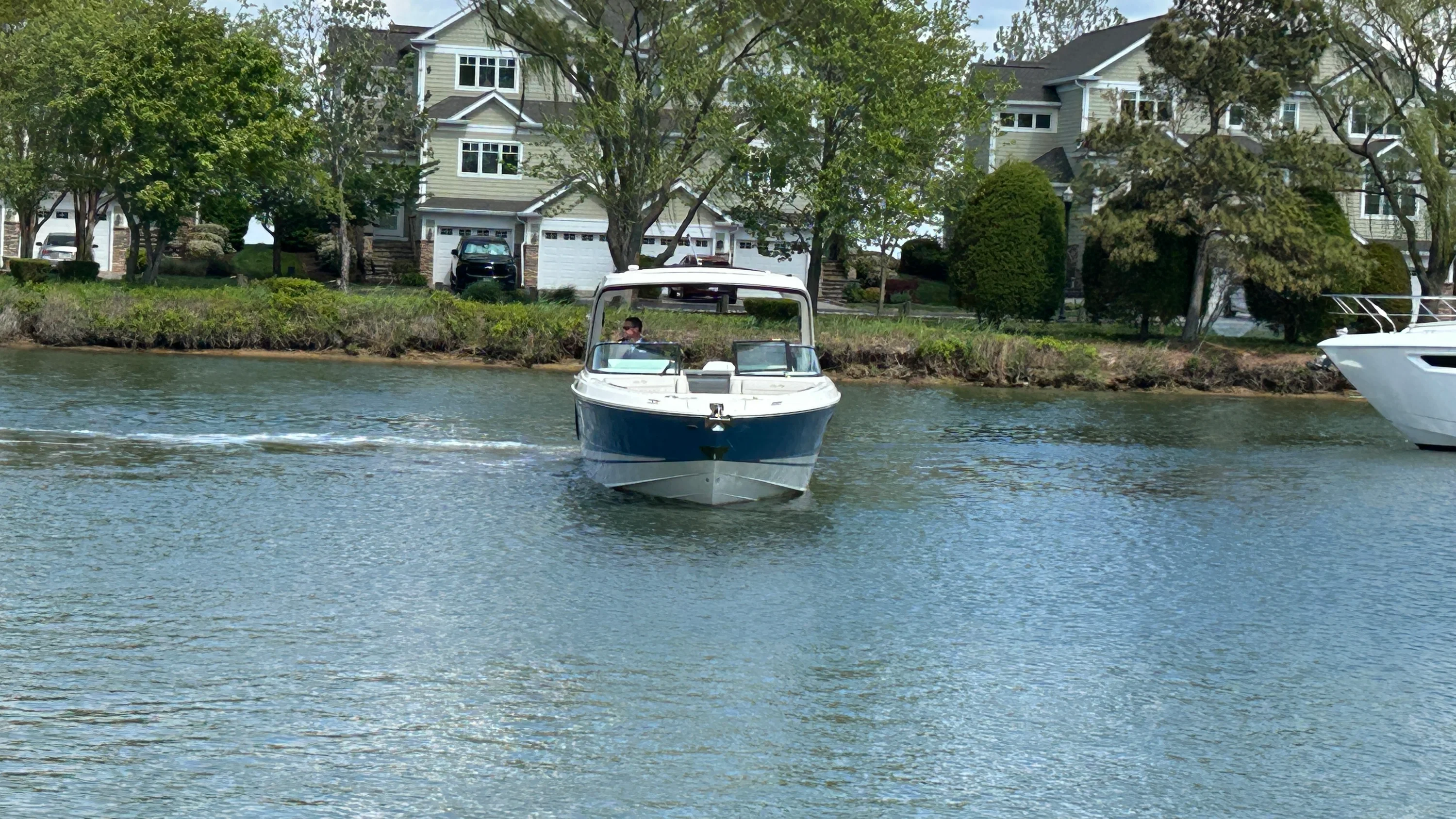 2026 Sea Ray SLX 310 Outboard Image Thumbnail #9