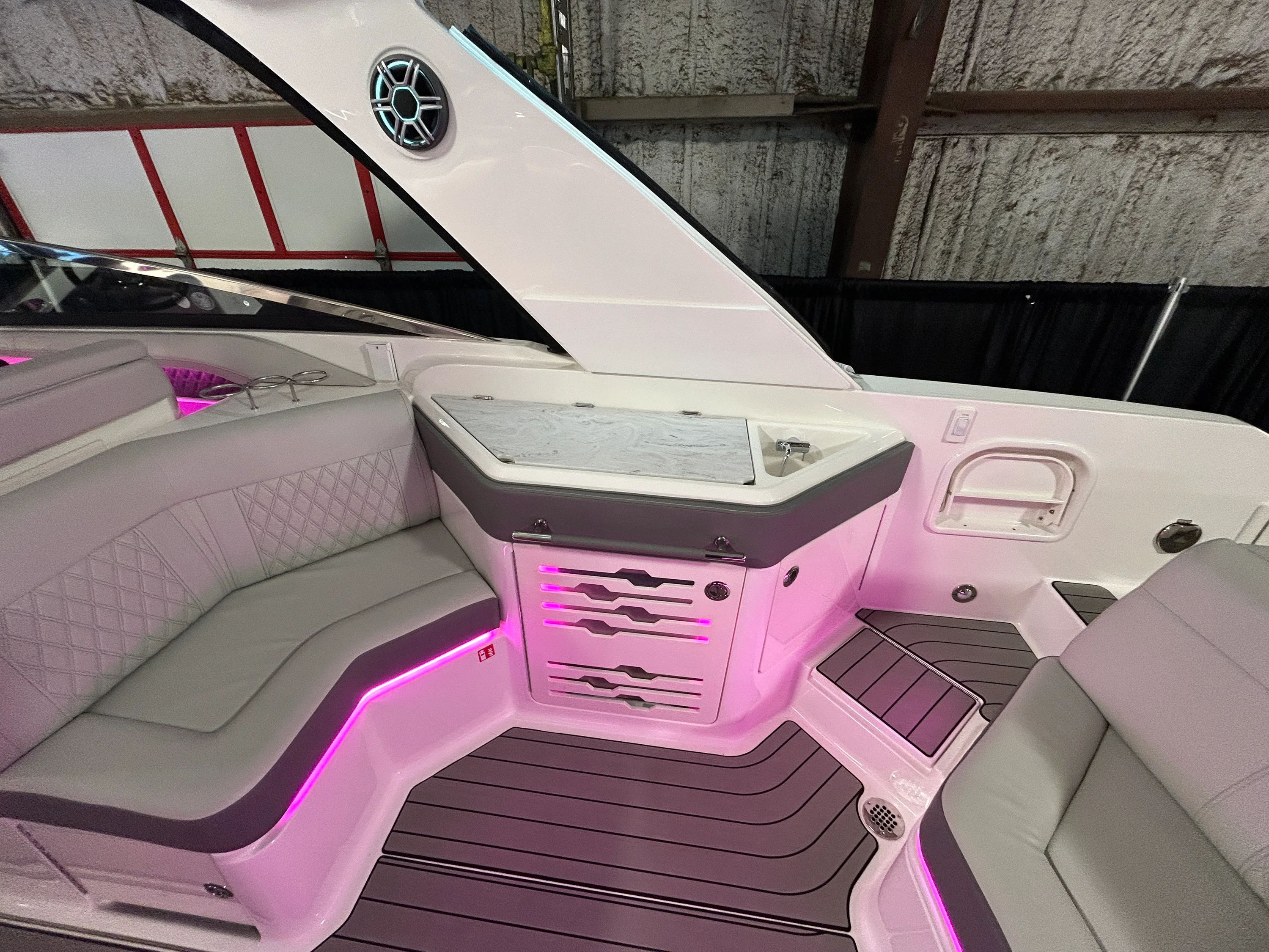 2026 Sea Ray SLX 310 Outboard Image Thumbnail #12