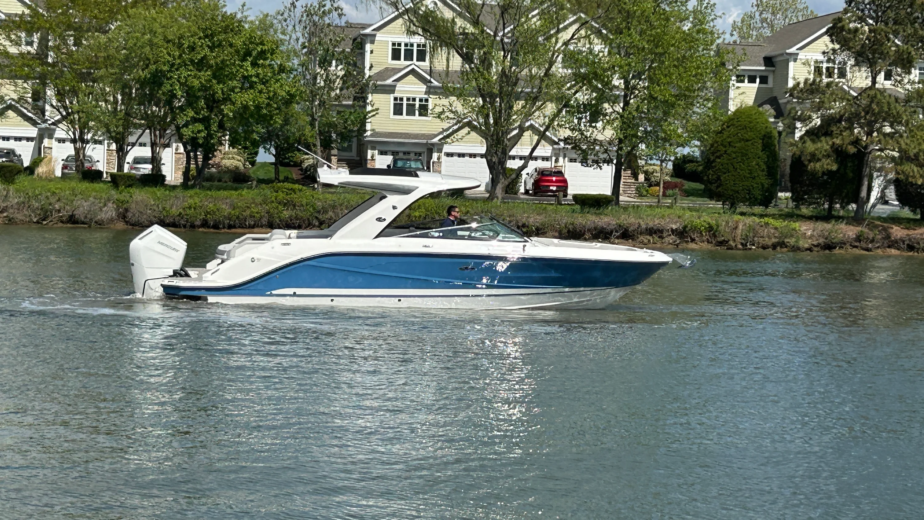 2026 Sea Ray SLX 310 Outboard Image Thumbnail #0