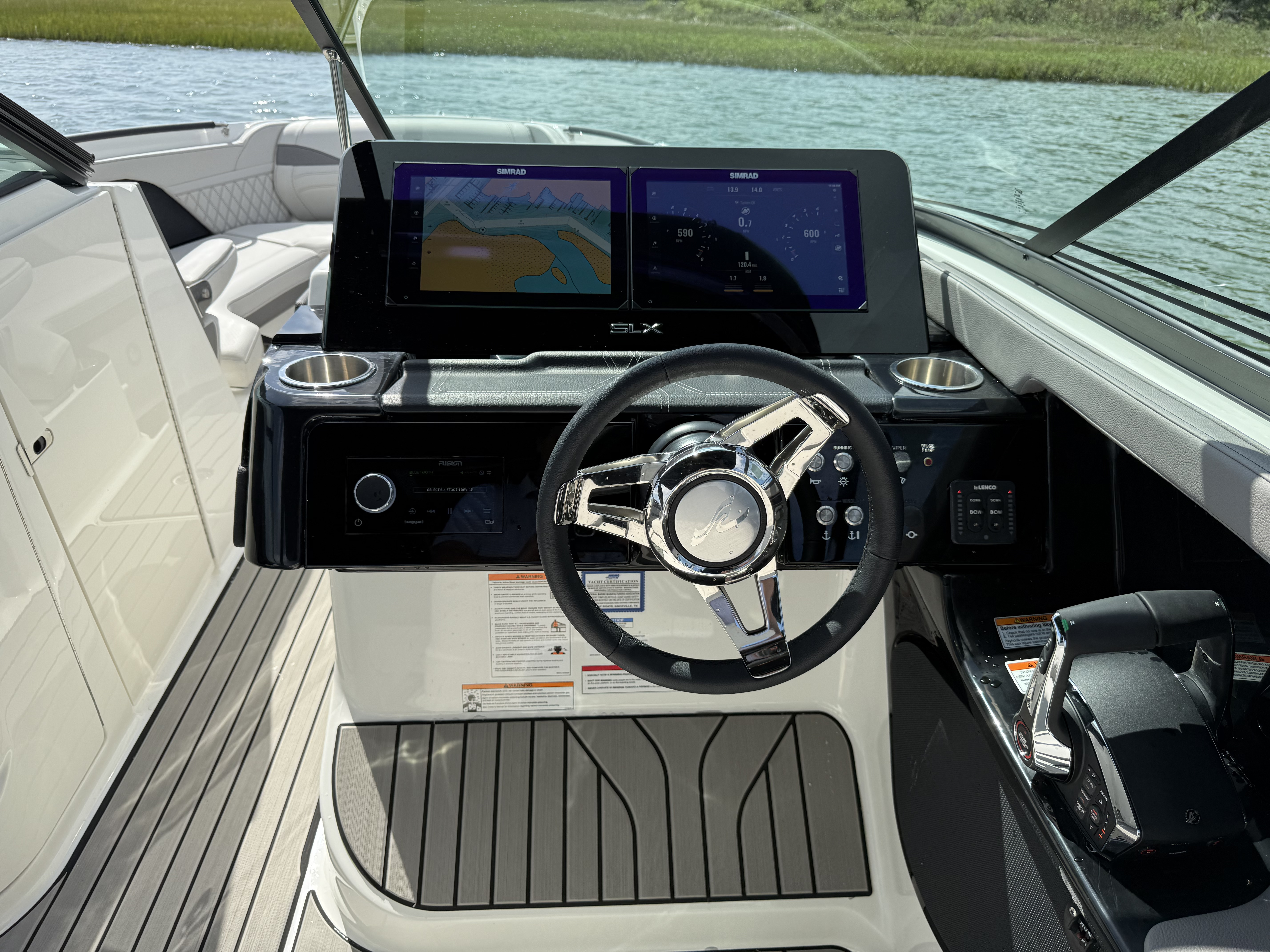 2026 Sea Ray SLX 280 Outboard Image Thumbnail #9