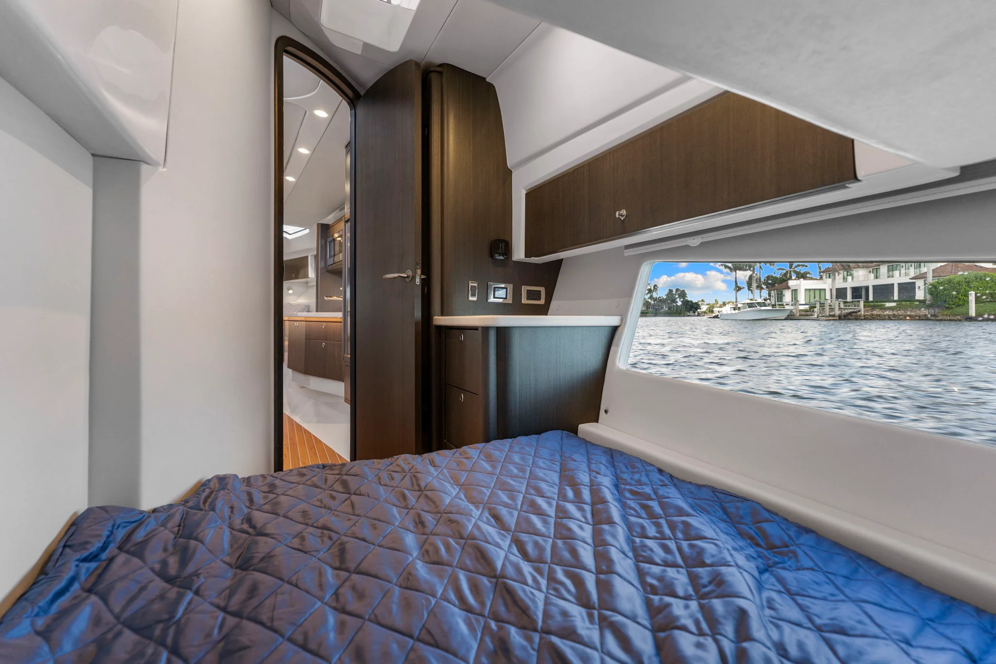 2026 Intrepid 50 EVOLUTION Image Thumbnail #24