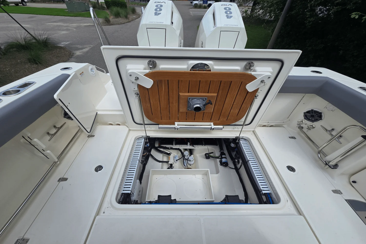 2026 Boston Whaler 330 Outrage Image Thumbnail #7