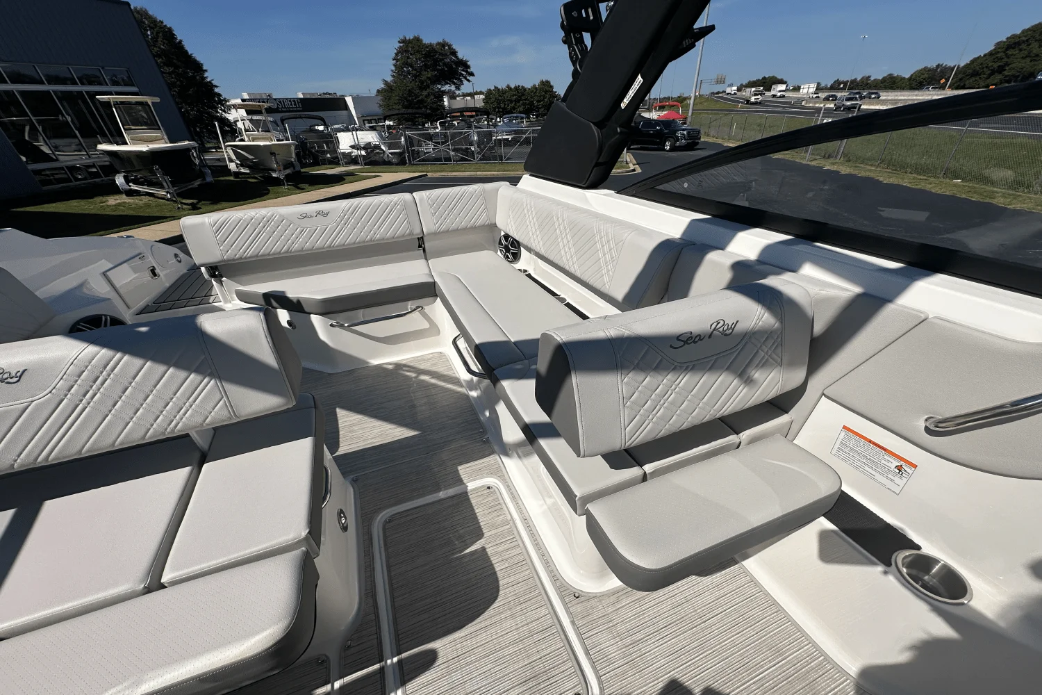 2026 Sea Ray SDX 250 Surf Image Thumbnail #17