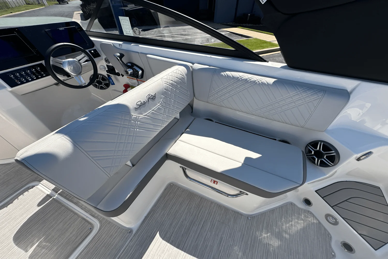 2026 Sea Ray SDX 250 Surf Image Thumbnail #15