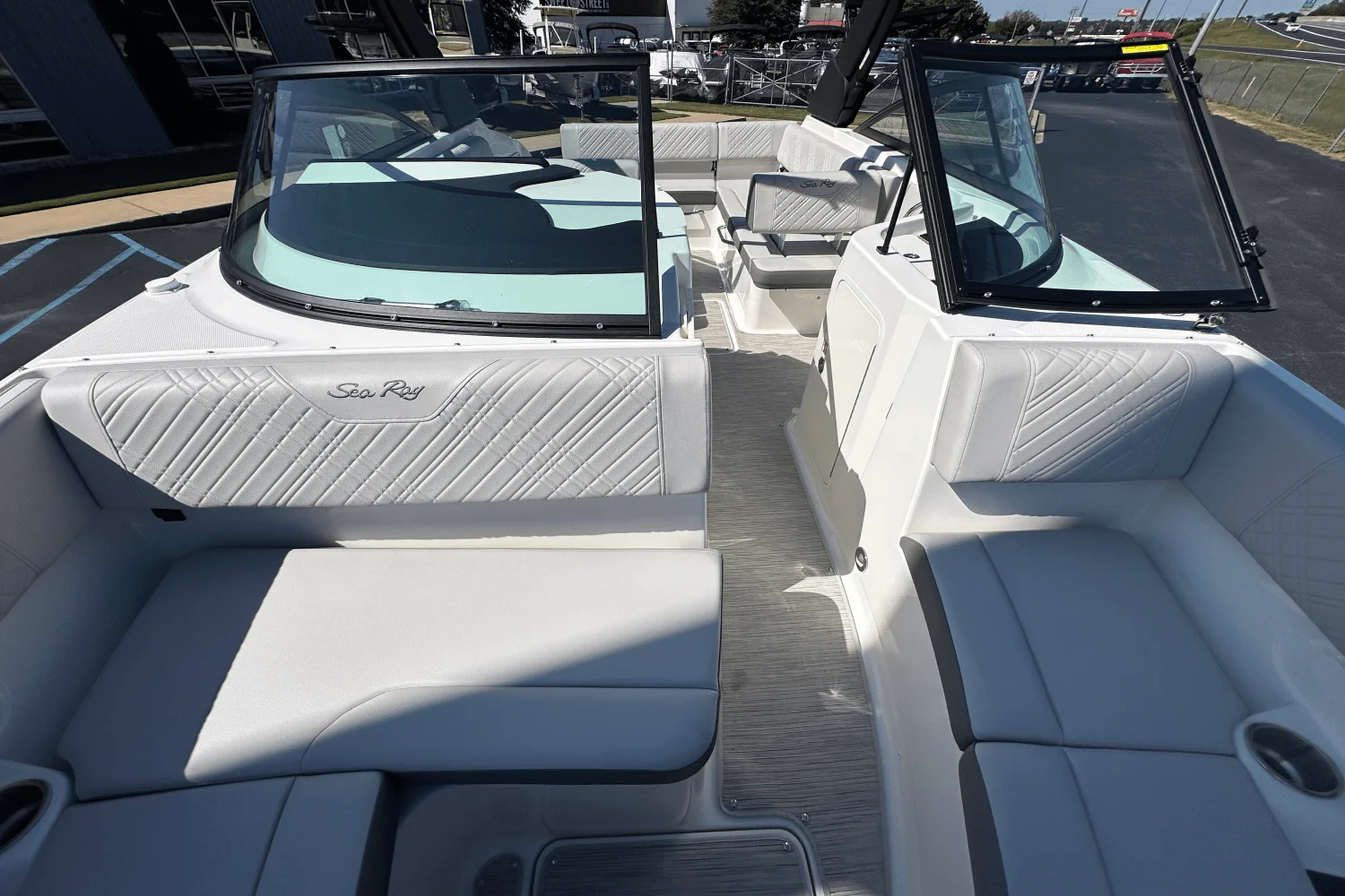 2026 Sea Ray SDX 250 Surf Image Thumbnail #5