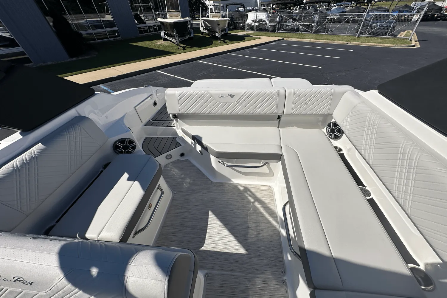 2026 Sea Ray SDX 250 Surf Image Thumbnail #19