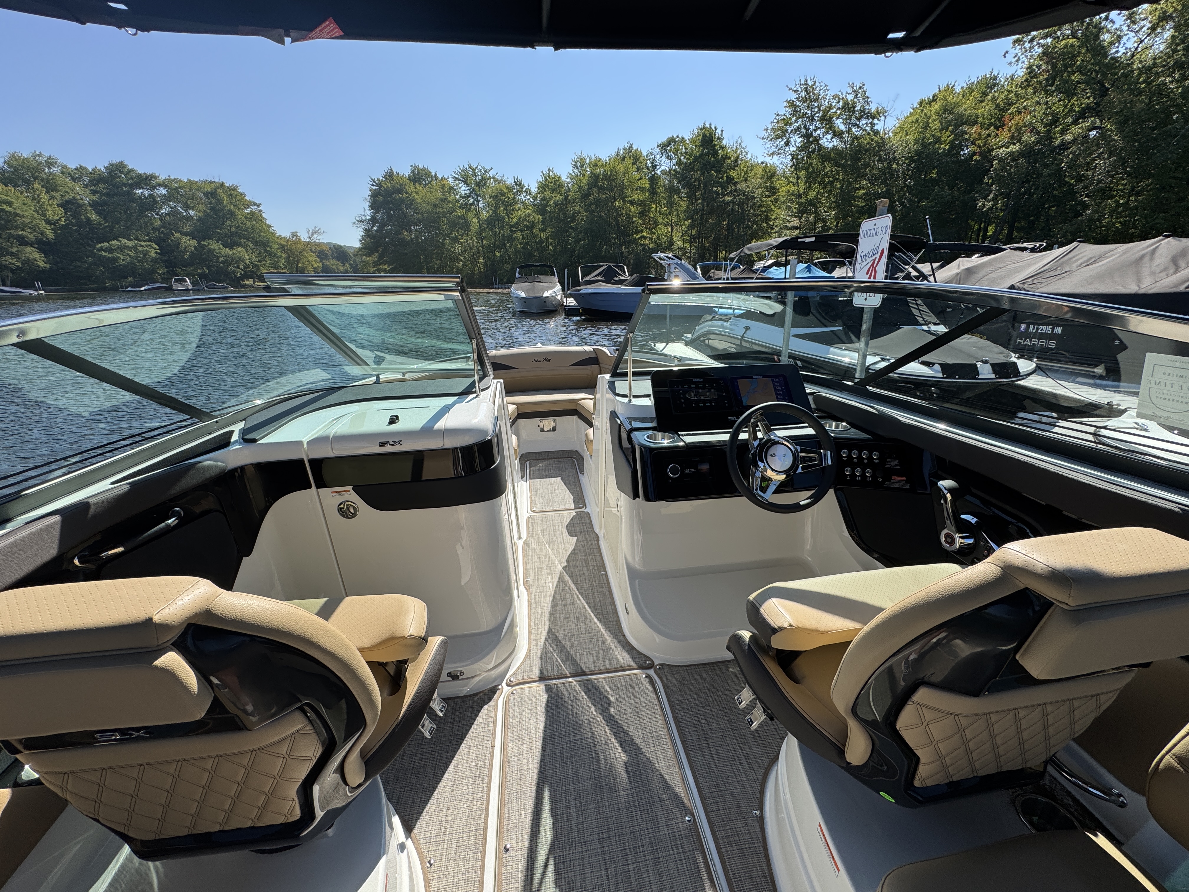 2026 Sea Ray SLX 260 Image Thumbnail #41