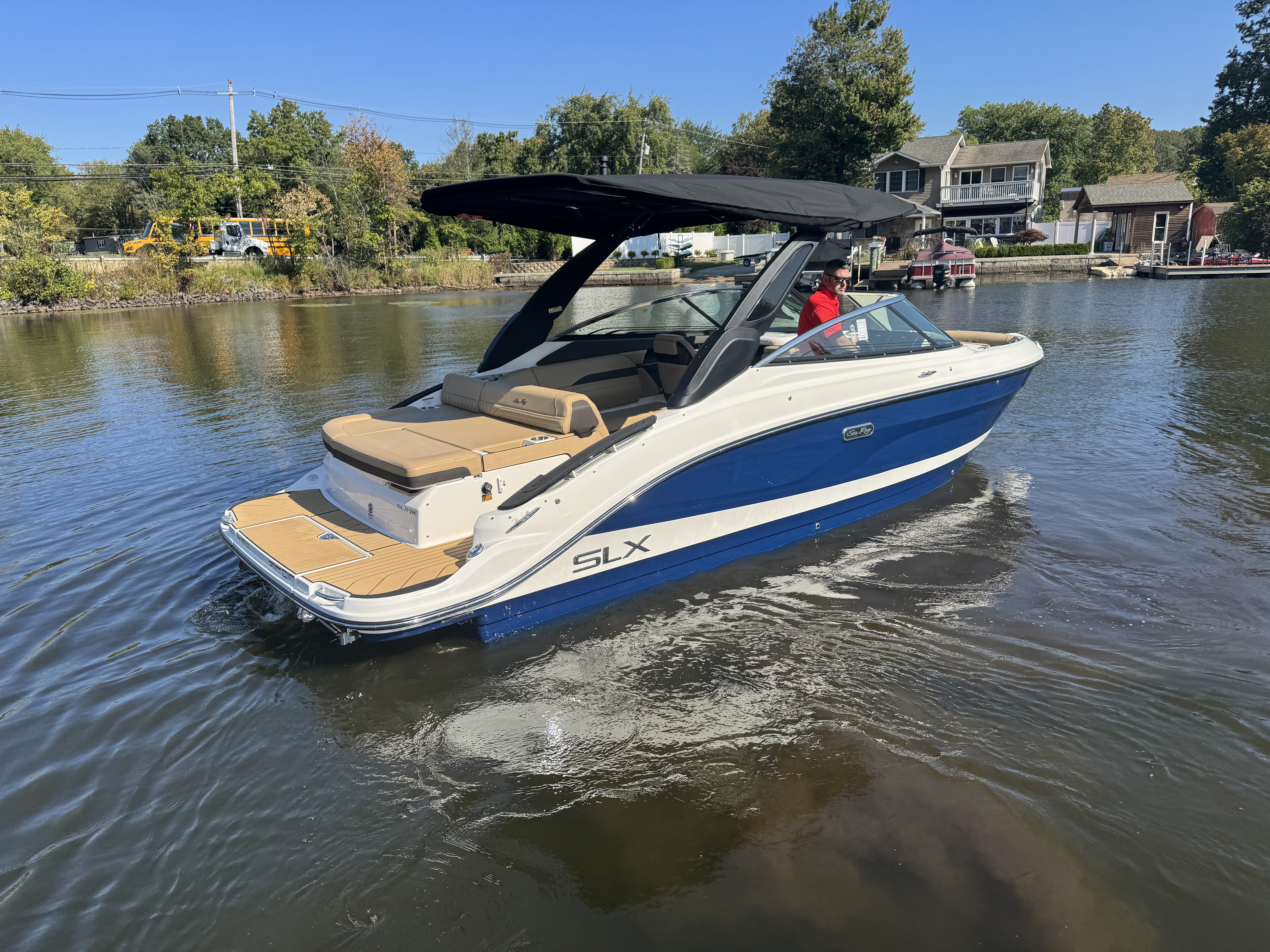 2026 Sea Ray SLX 260 Image Thumbnail #15