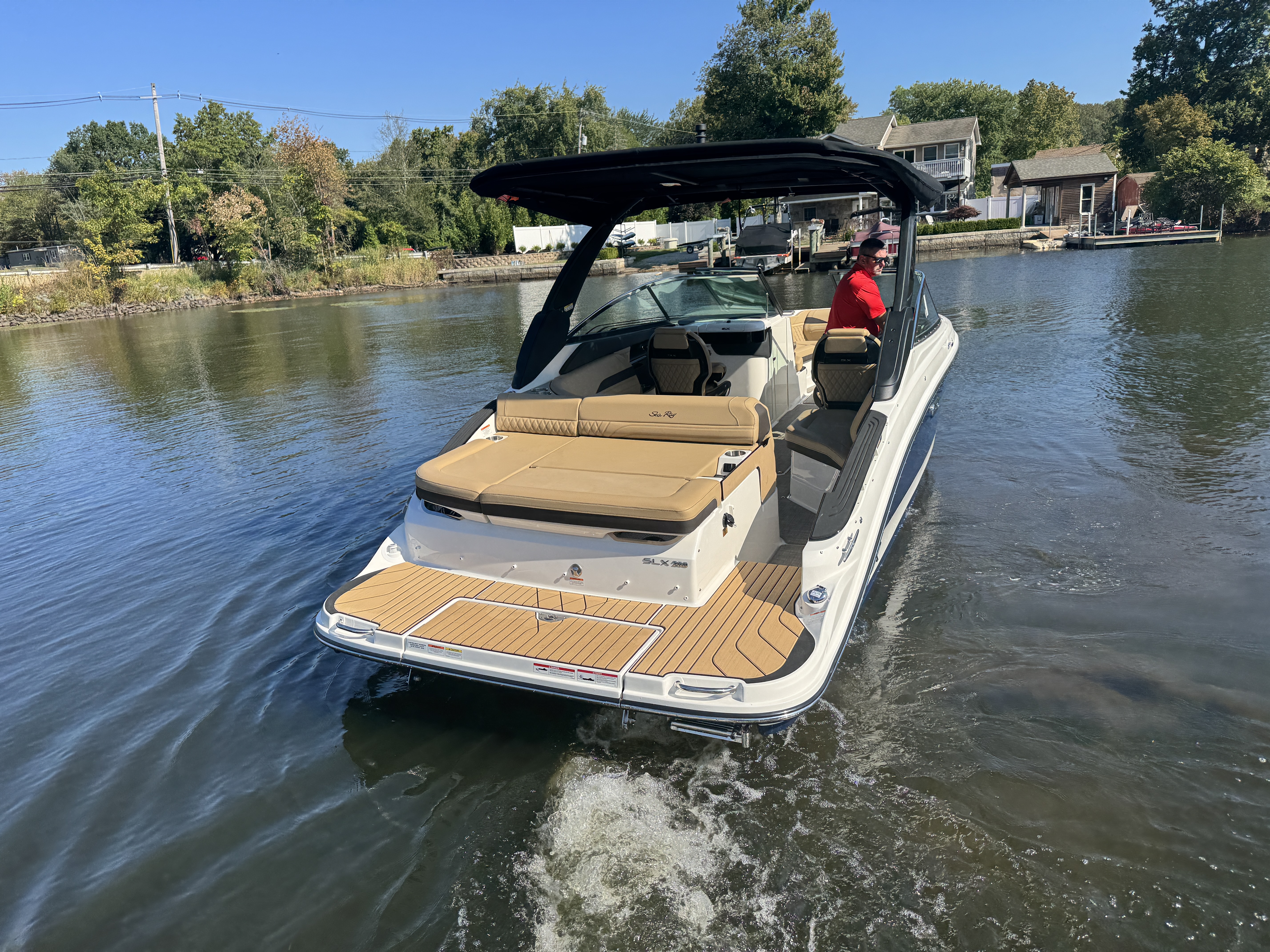 2026 Sea Ray SLX 260 Image Thumbnail #9