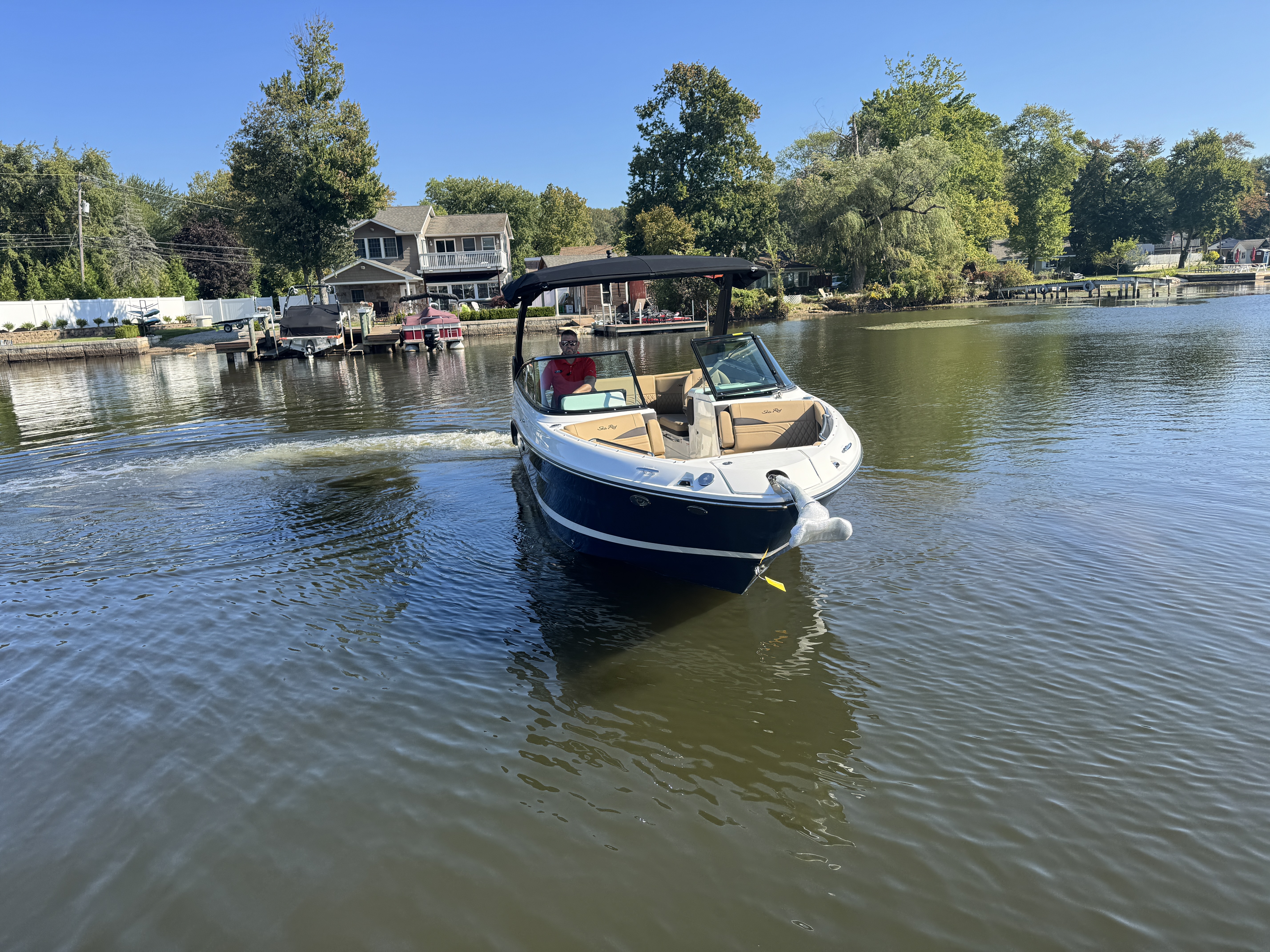 2026 Sea Ray SLX 260 Image Thumbnail #2
