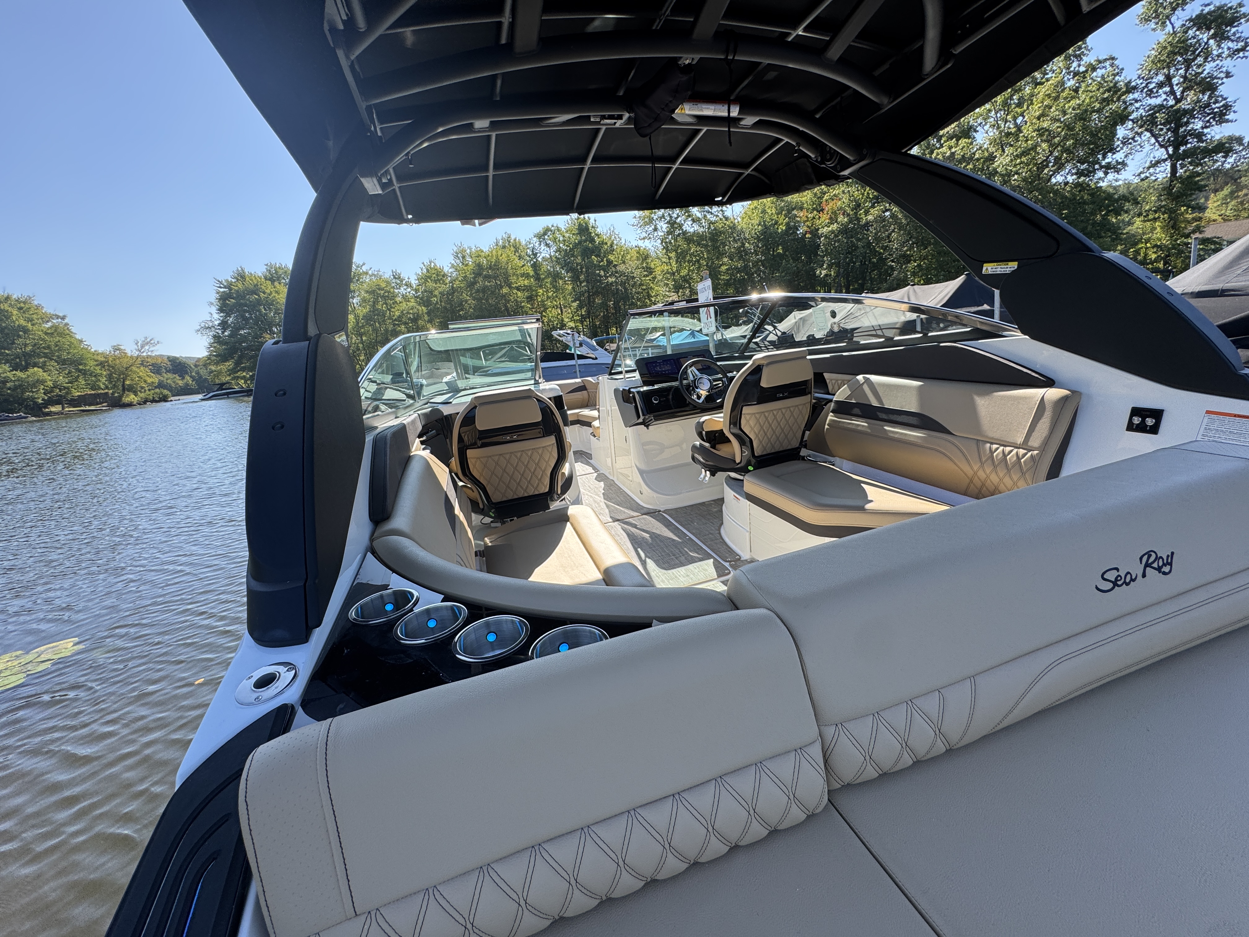 2026 Sea Ray SLX 260 Image Thumbnail #45