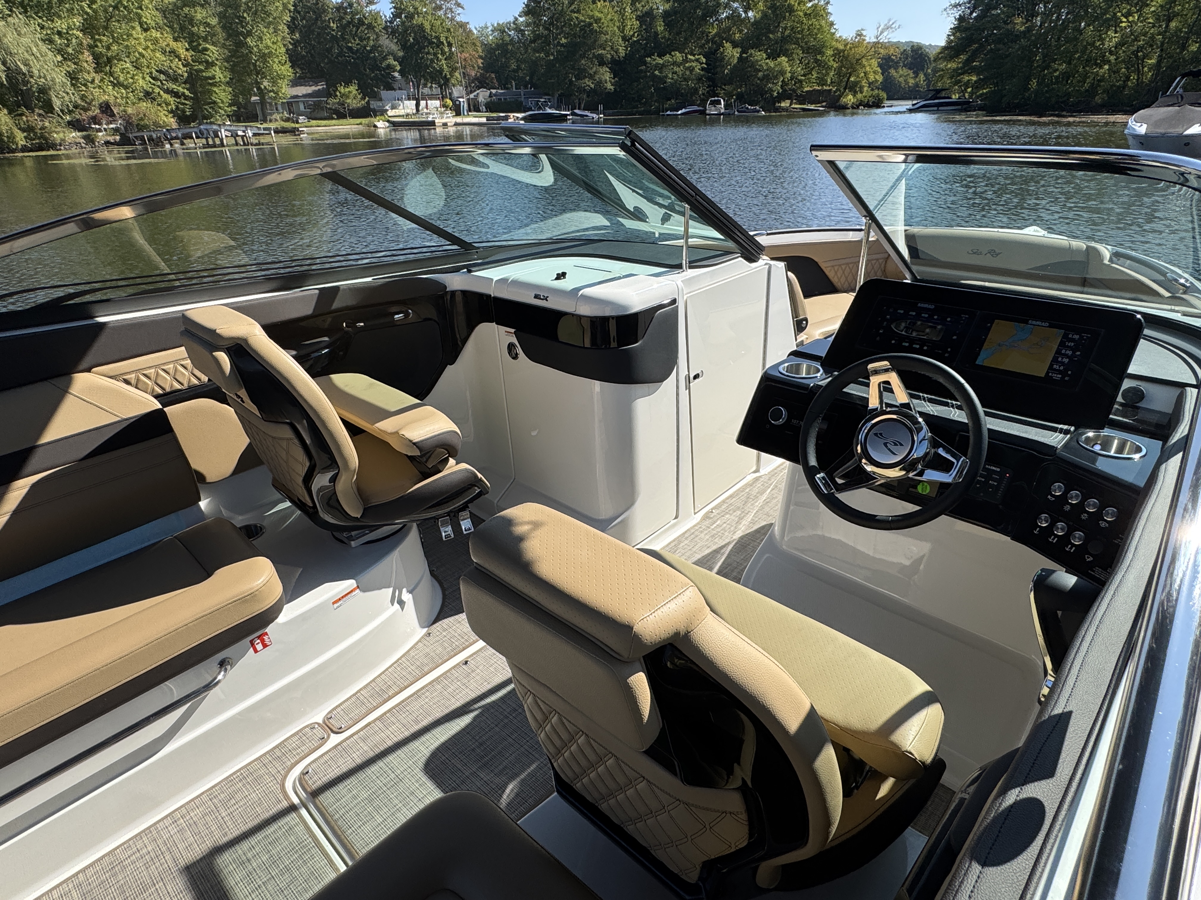 2026 Sea Ray SLX 260 Image Thumbnail #47