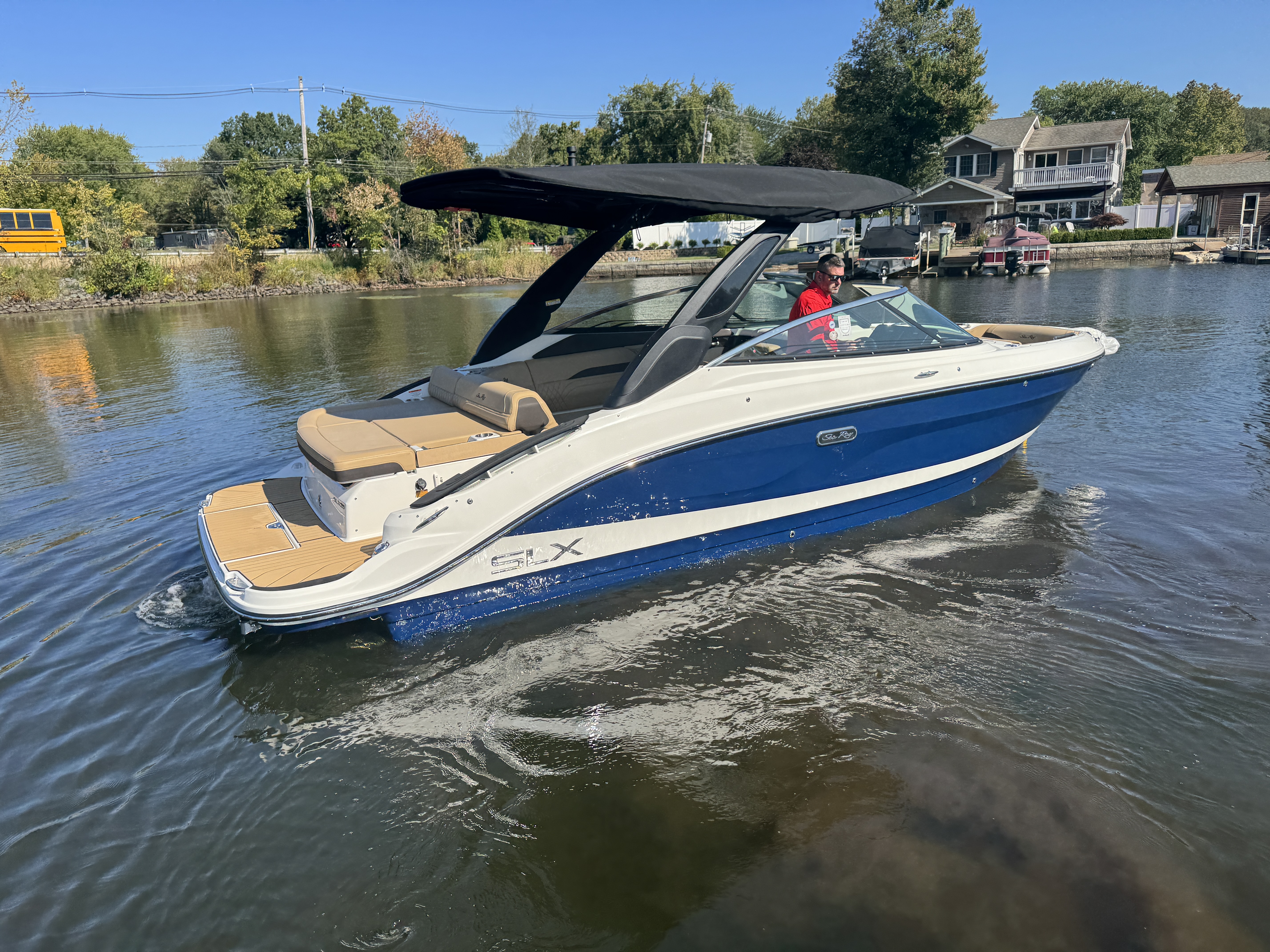 2026 Sea Ray SLX 260 Image Thumbnail #17