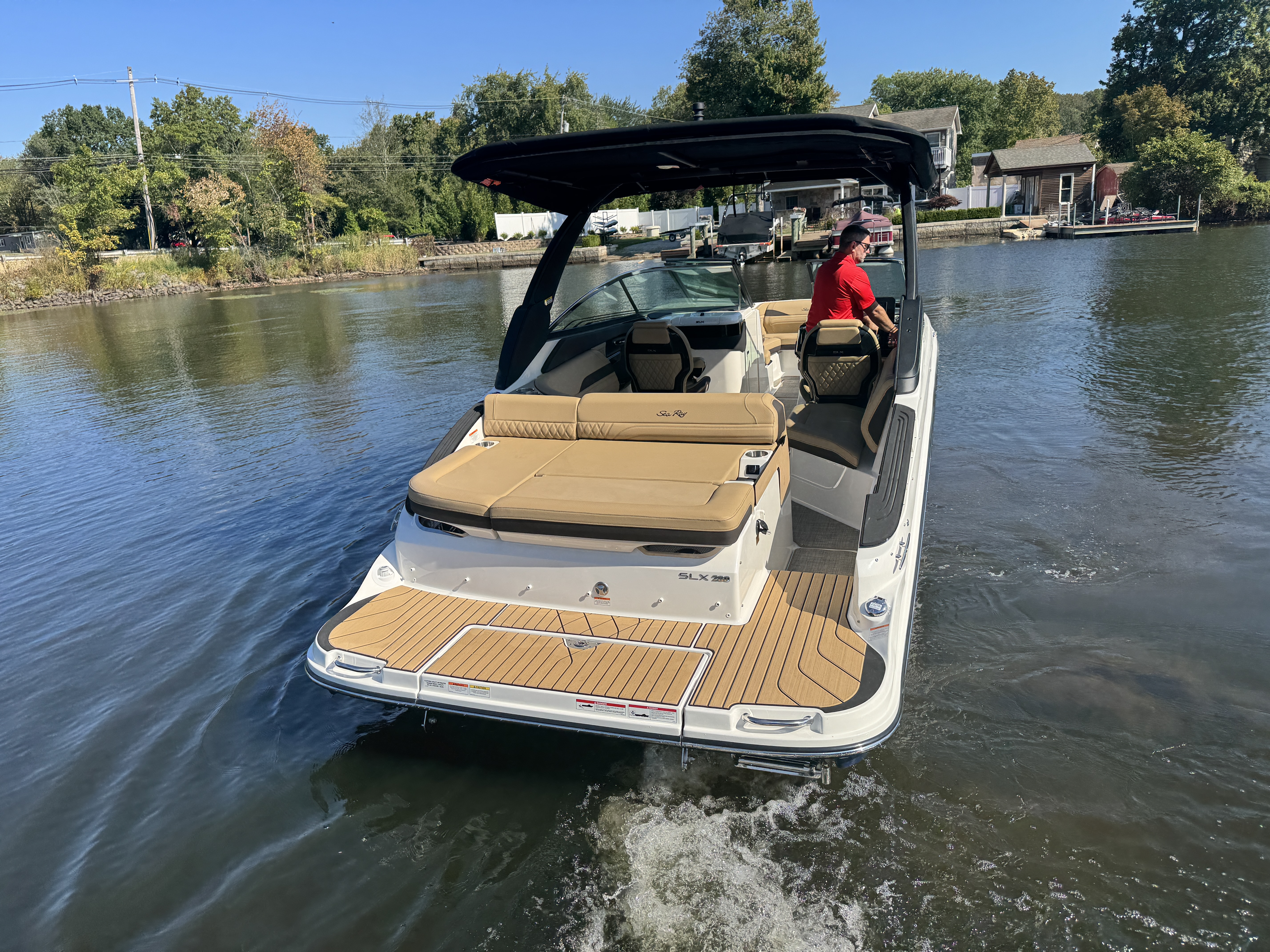 2026 Sea Ray SLX 260 Image Thumbnail #8