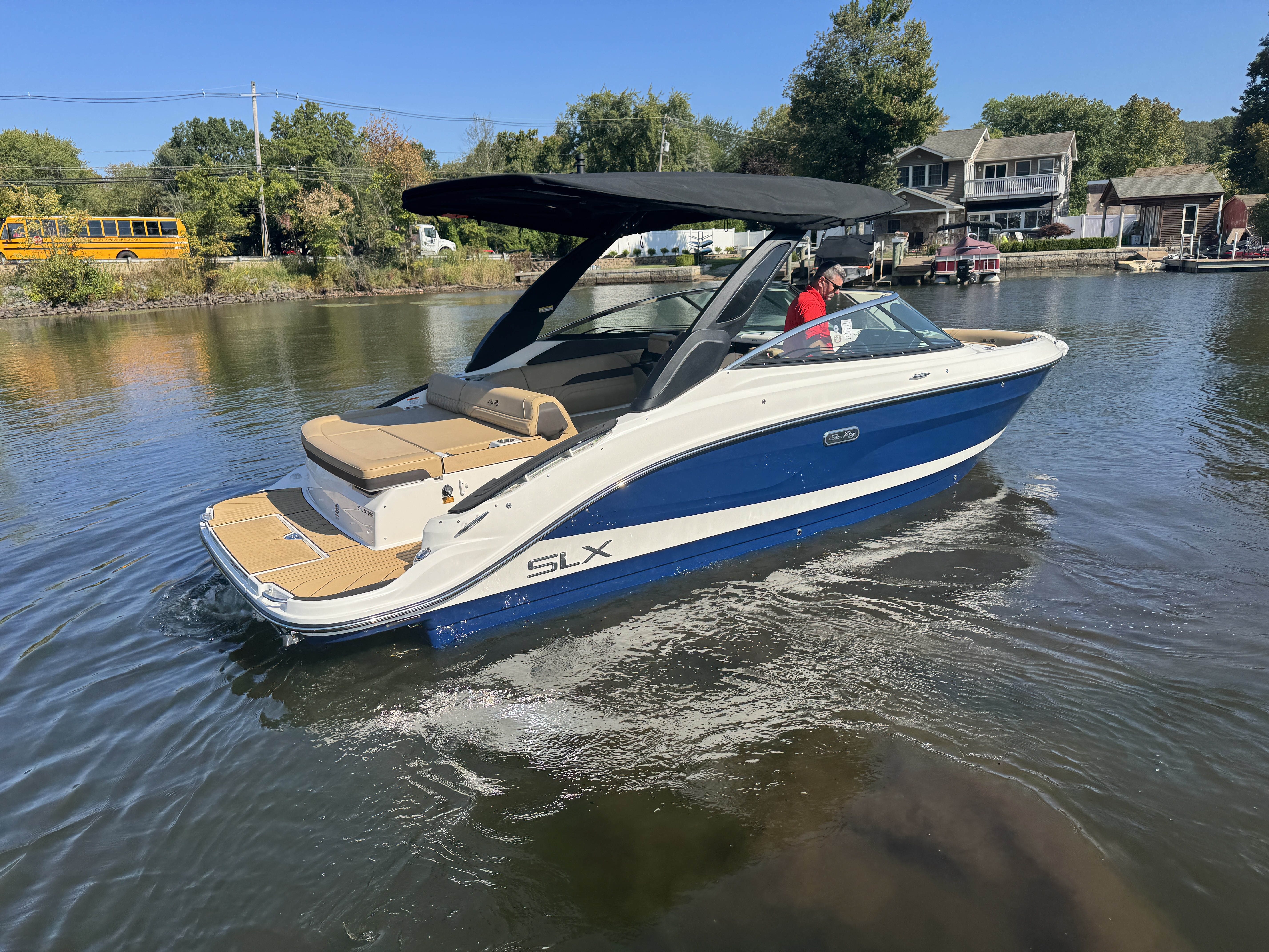 2026 Sea Ray SLX 260 Image Thumbnail #16