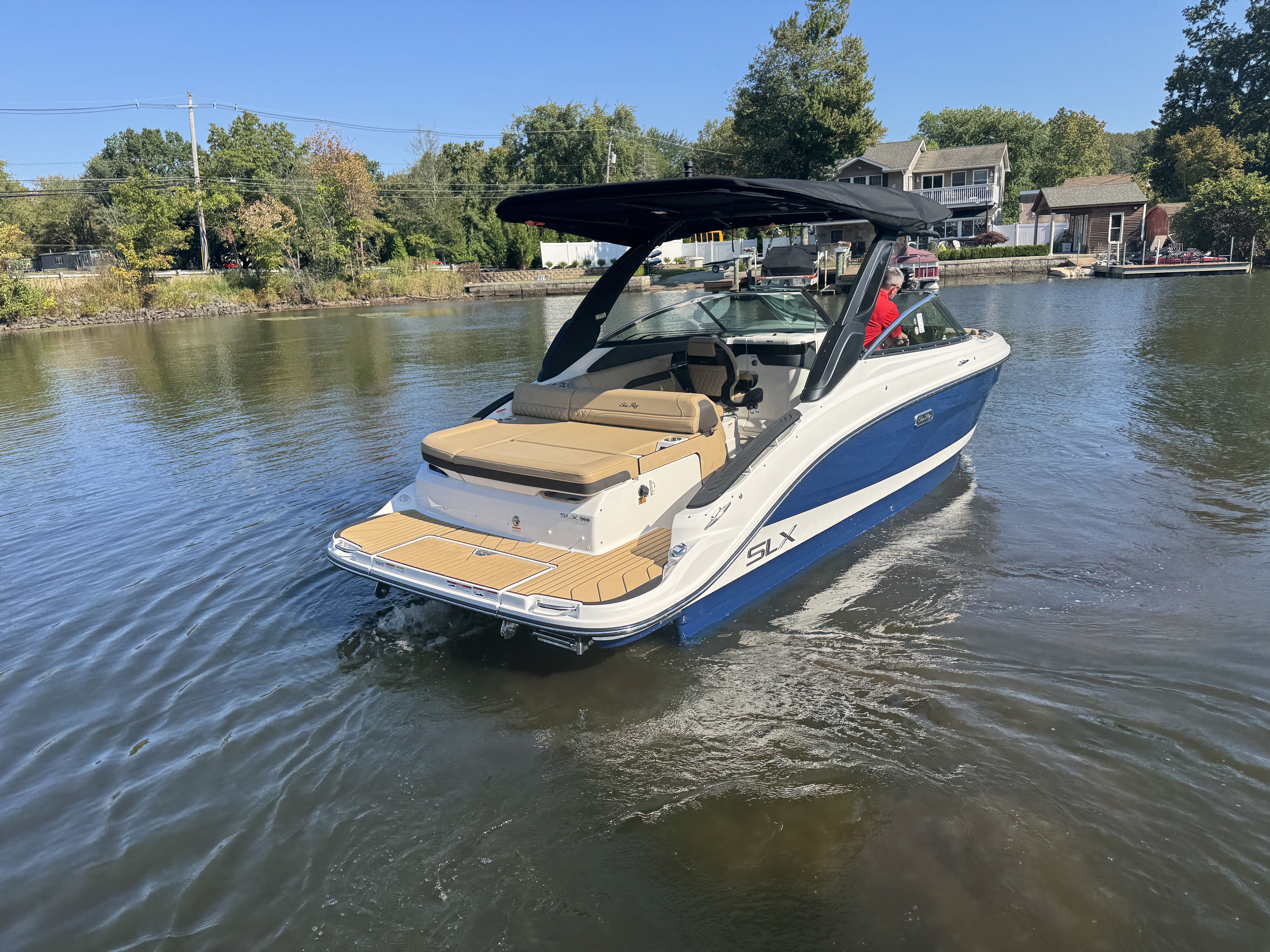 2026 Sea Ray SLX 260 Image Thumbnail #12