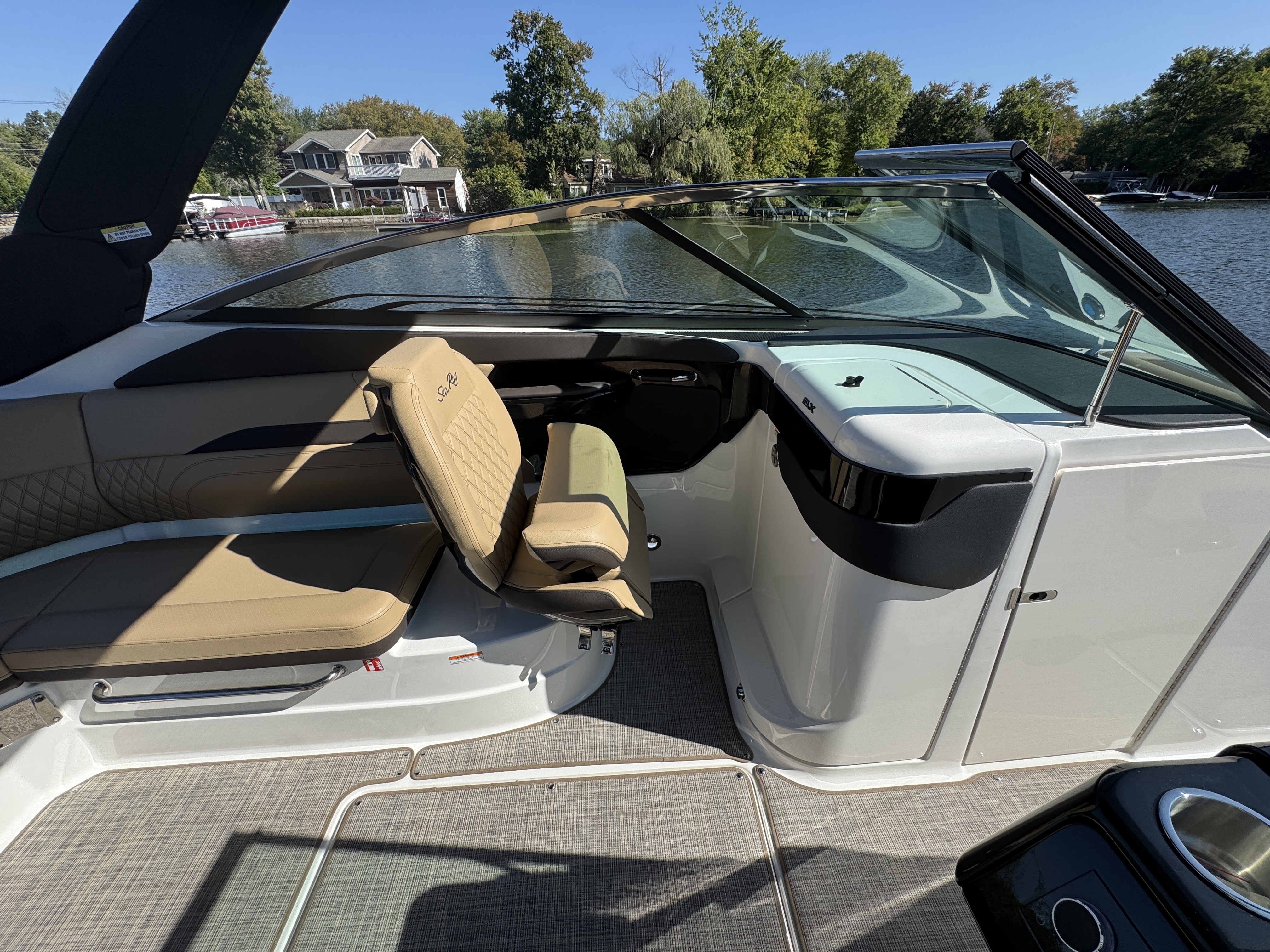 2026 Sea Ray SLX 260 Image Thumbnail #33