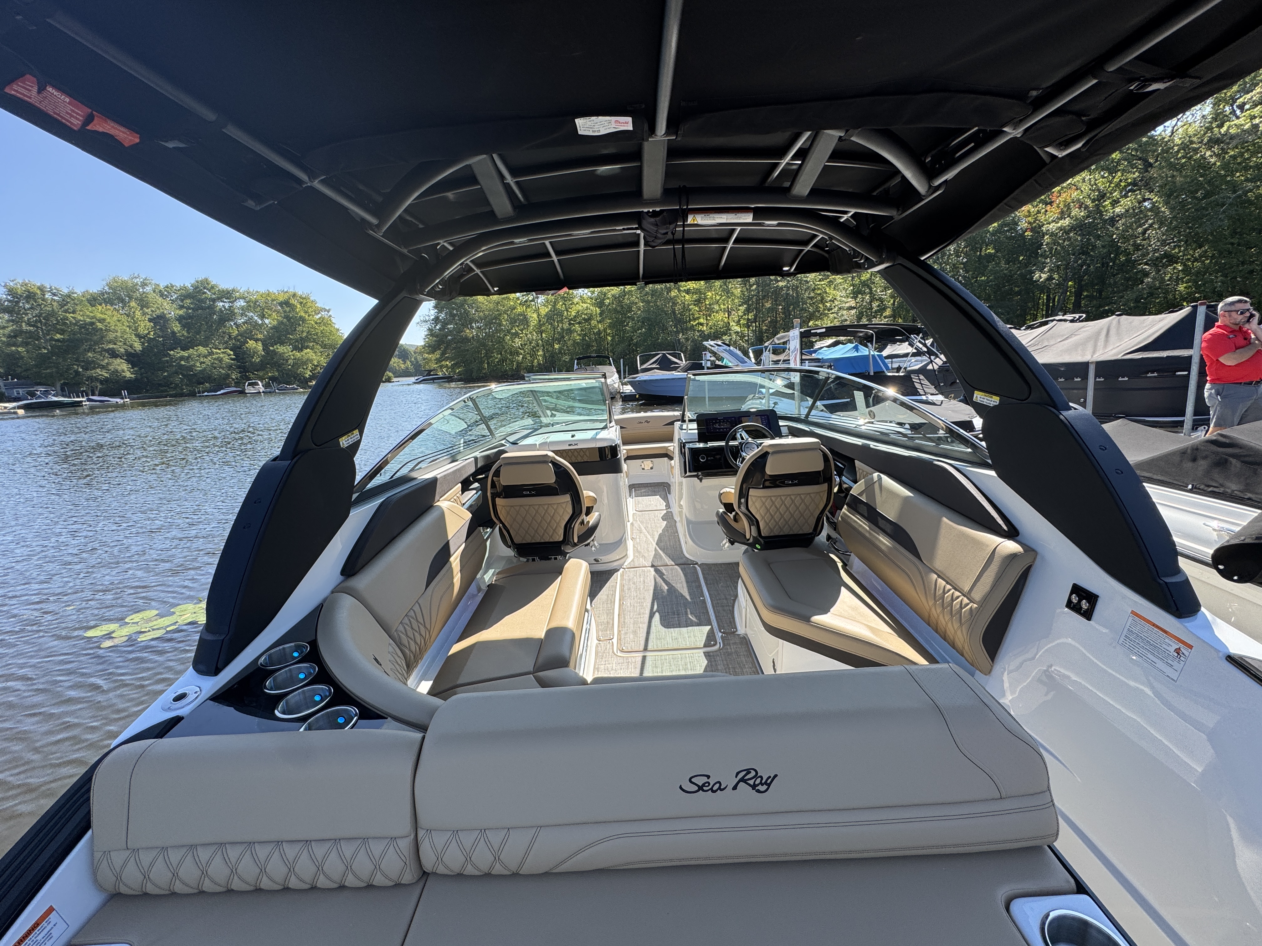 2026 Sea Ray SLX 260 Image Thumbnail #44