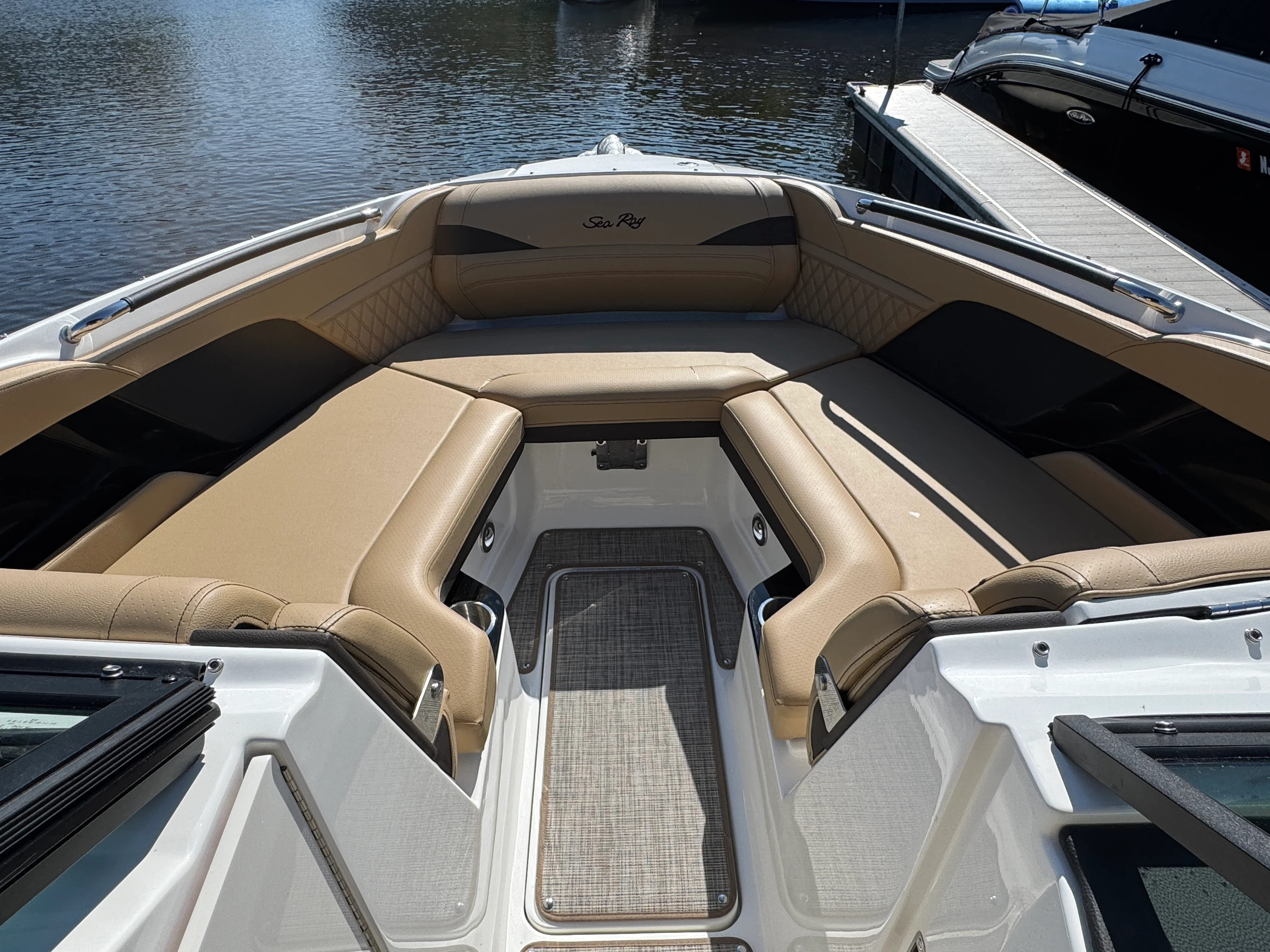 2026 Sea Ray SLX 260 Image Thumbnail #24