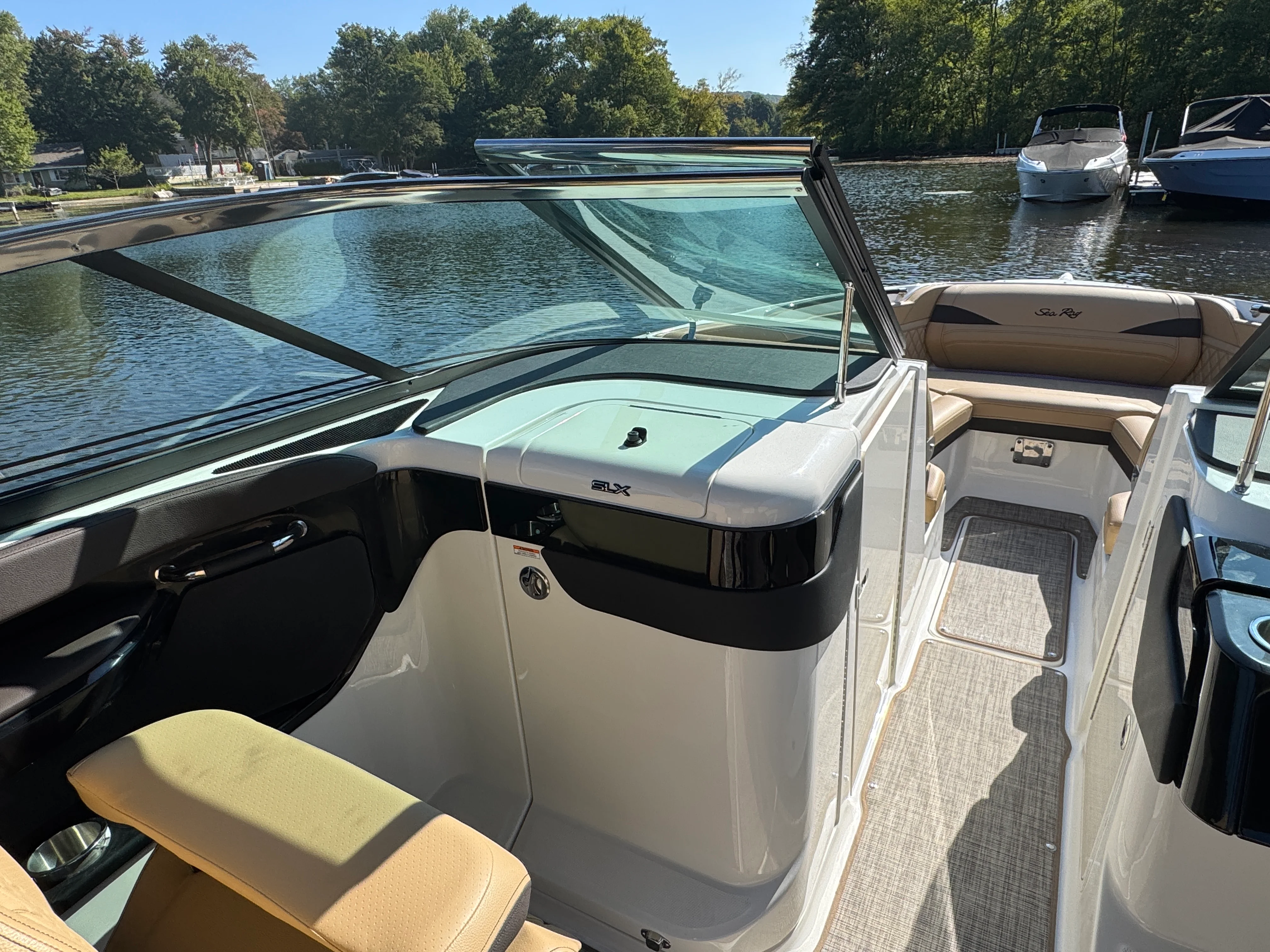 2026 Sea Ray SLX 260 Image Thumbnail #22