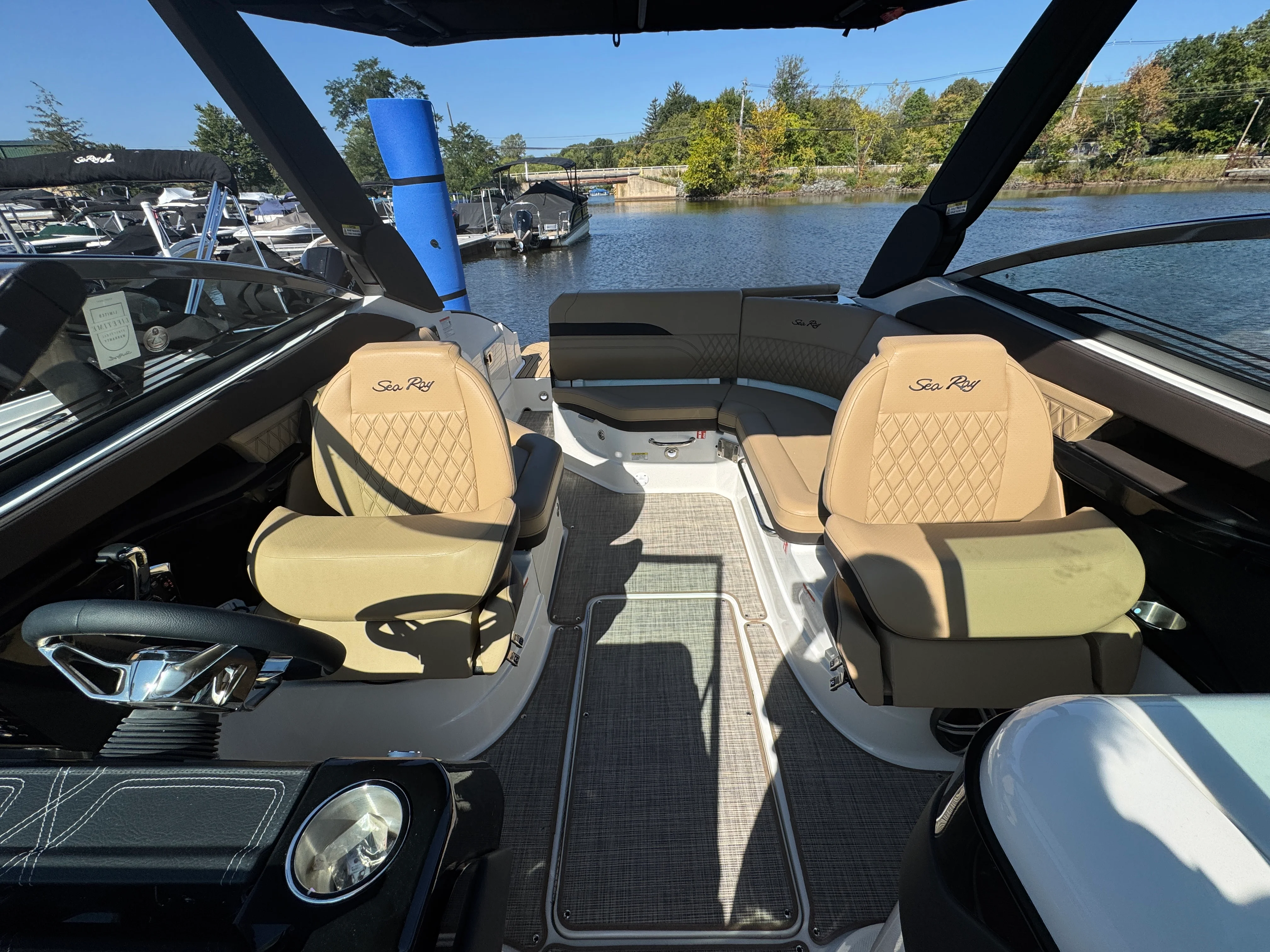 2026 Sea Ray SLX 260 Image Thumbnail #19