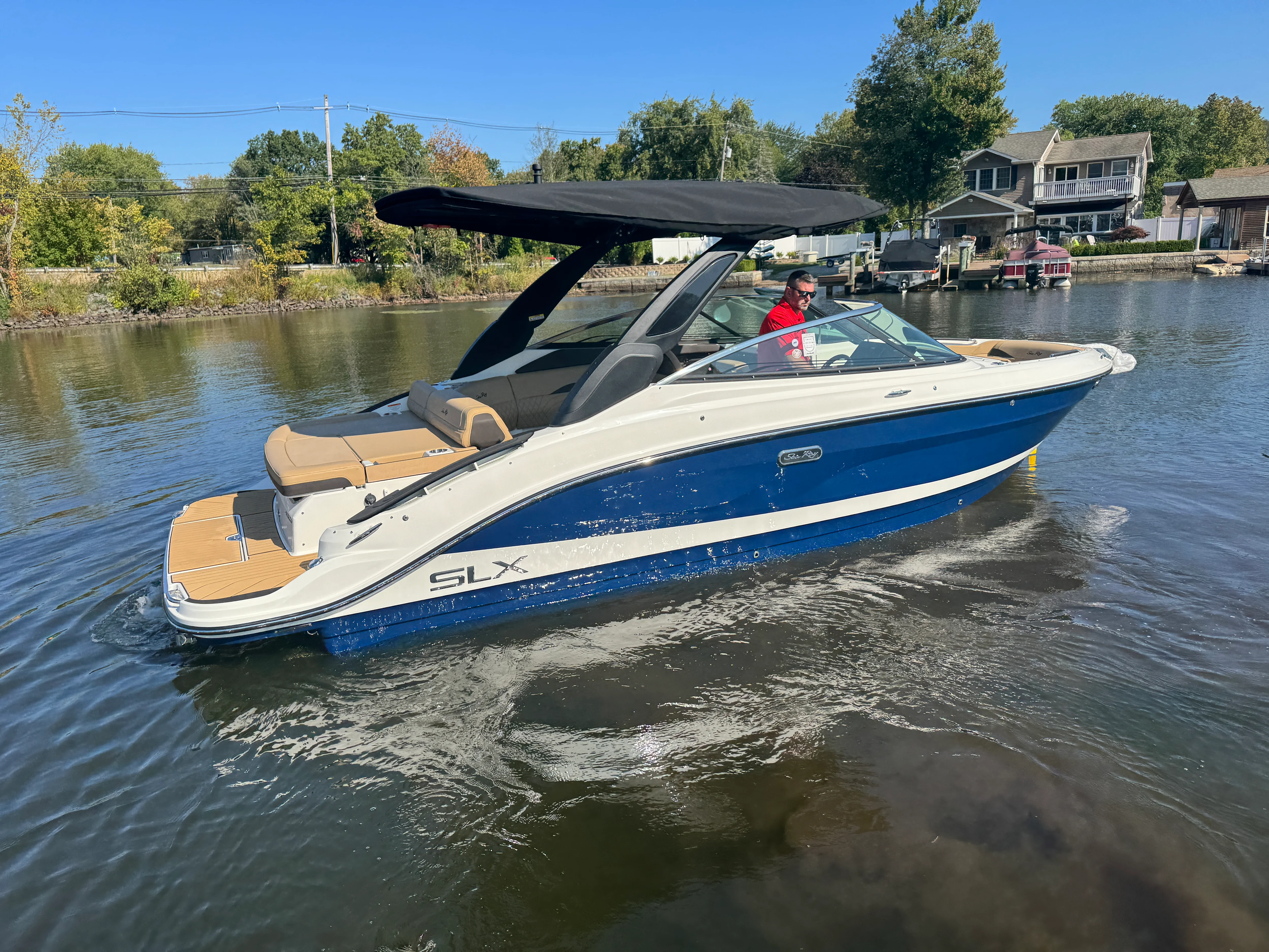 2026 Sea Ray SLX 260 Image Thumbnail #4