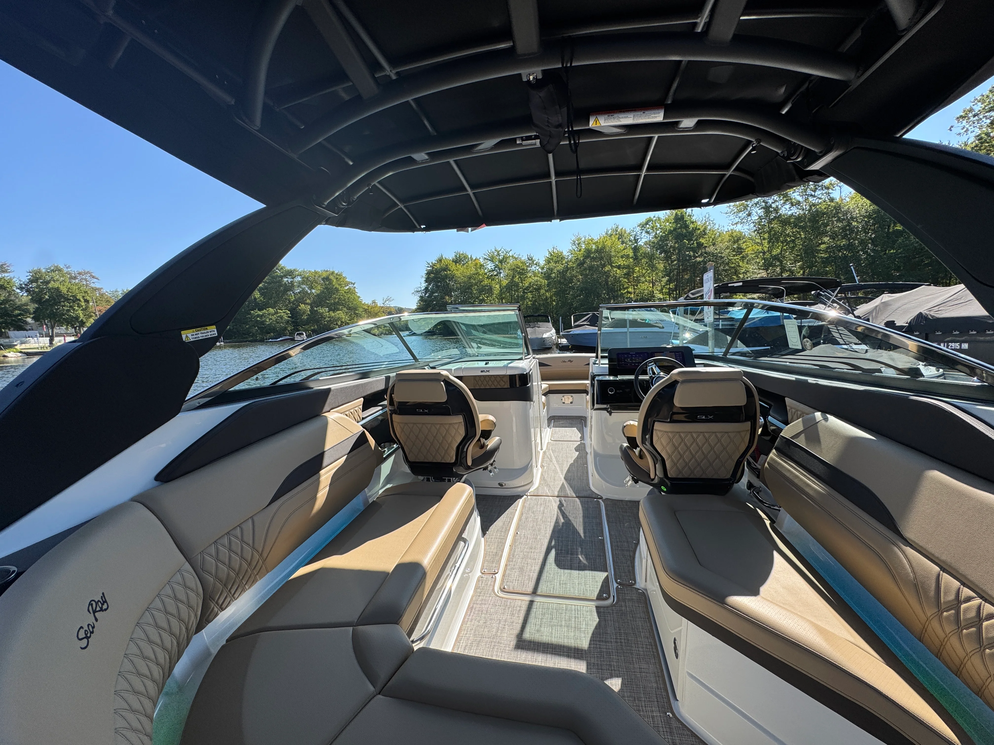 2026 Sea Ray SLX 260 Image Thumbnail #8