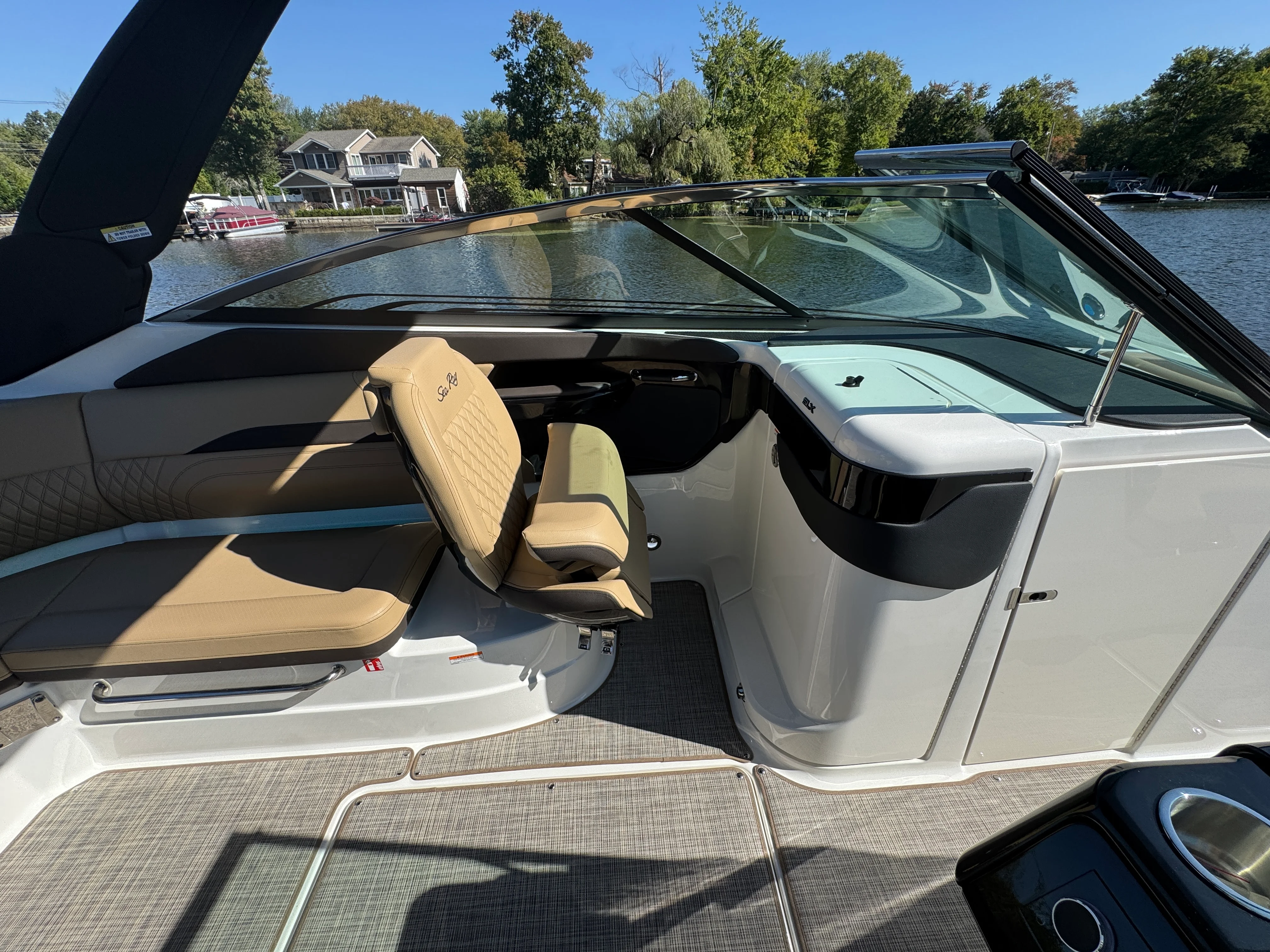 2026 Sea Ray SLX 260 Image Thumbnail #20