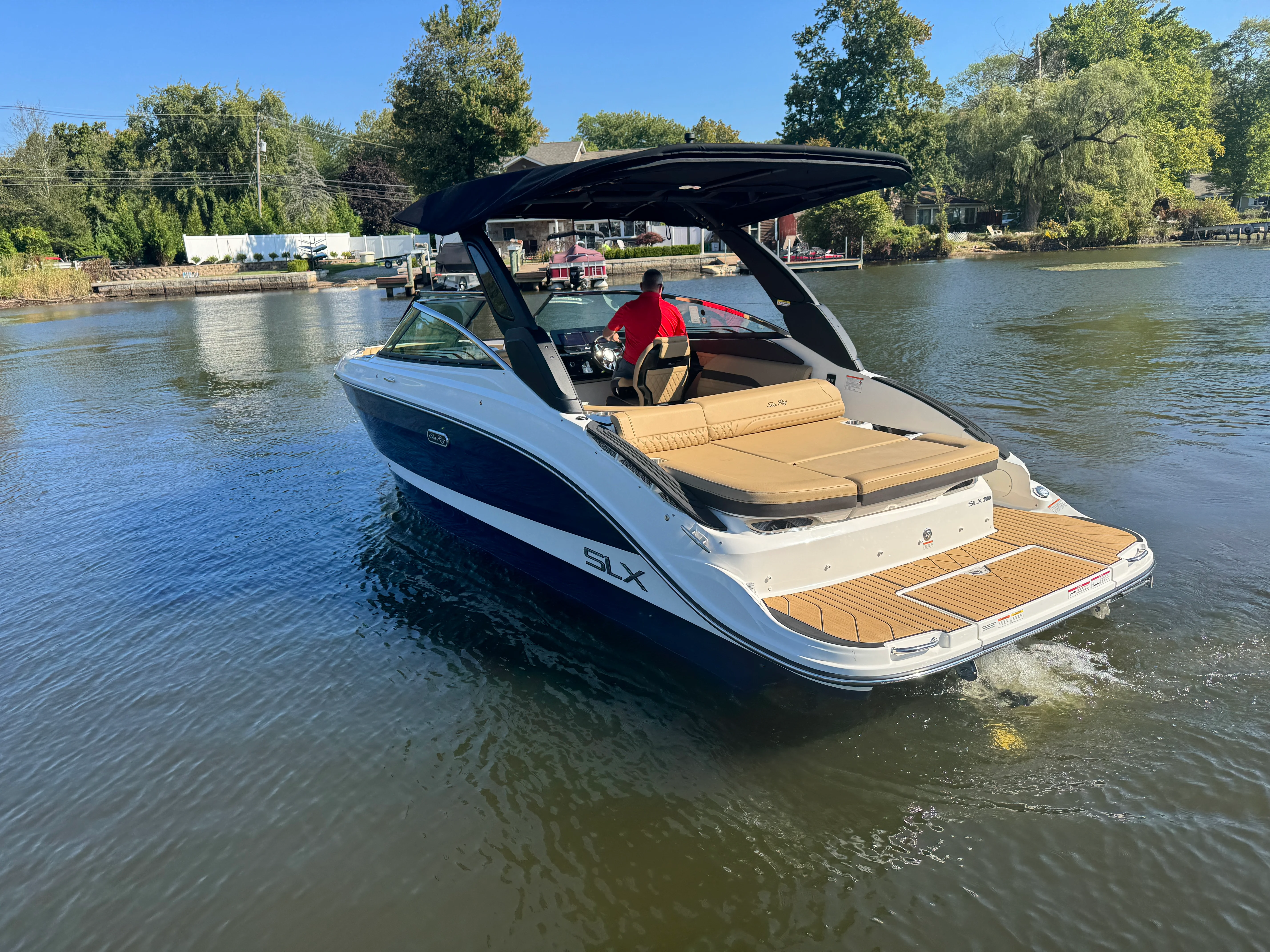 2026 Sea Ray SLX 260 Image Thumbnail #5