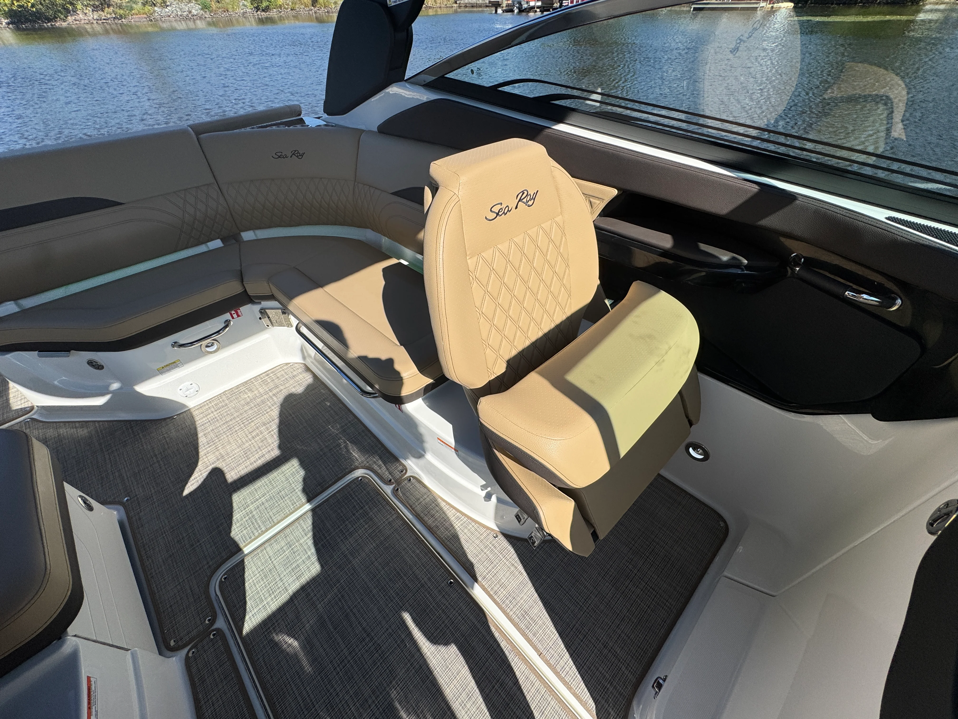 2026 Sea Ray SLX 260 Image Thumbnail #21