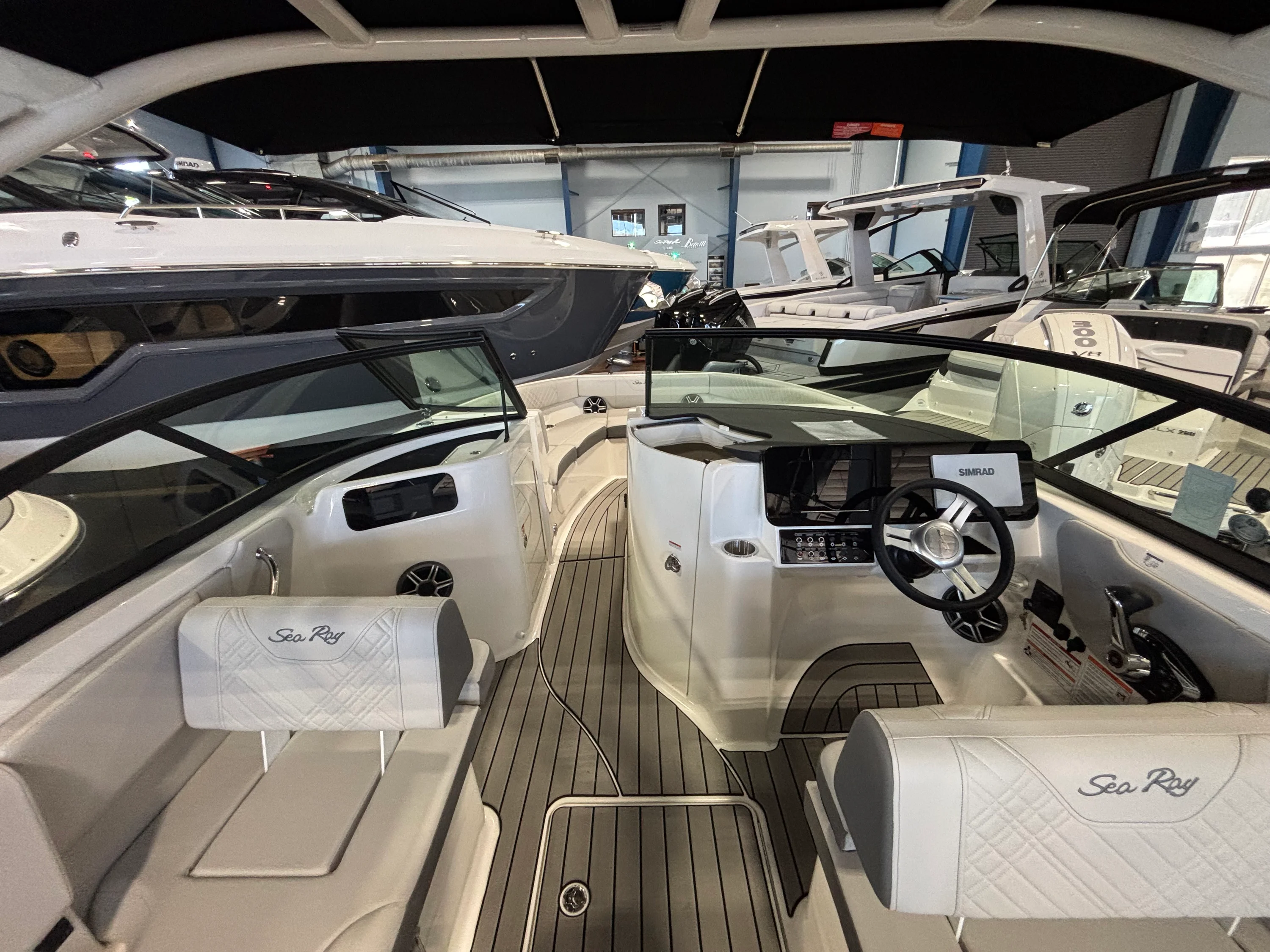 2026 Sea Ray SDX 230 Outboard Image Thumbnail #9