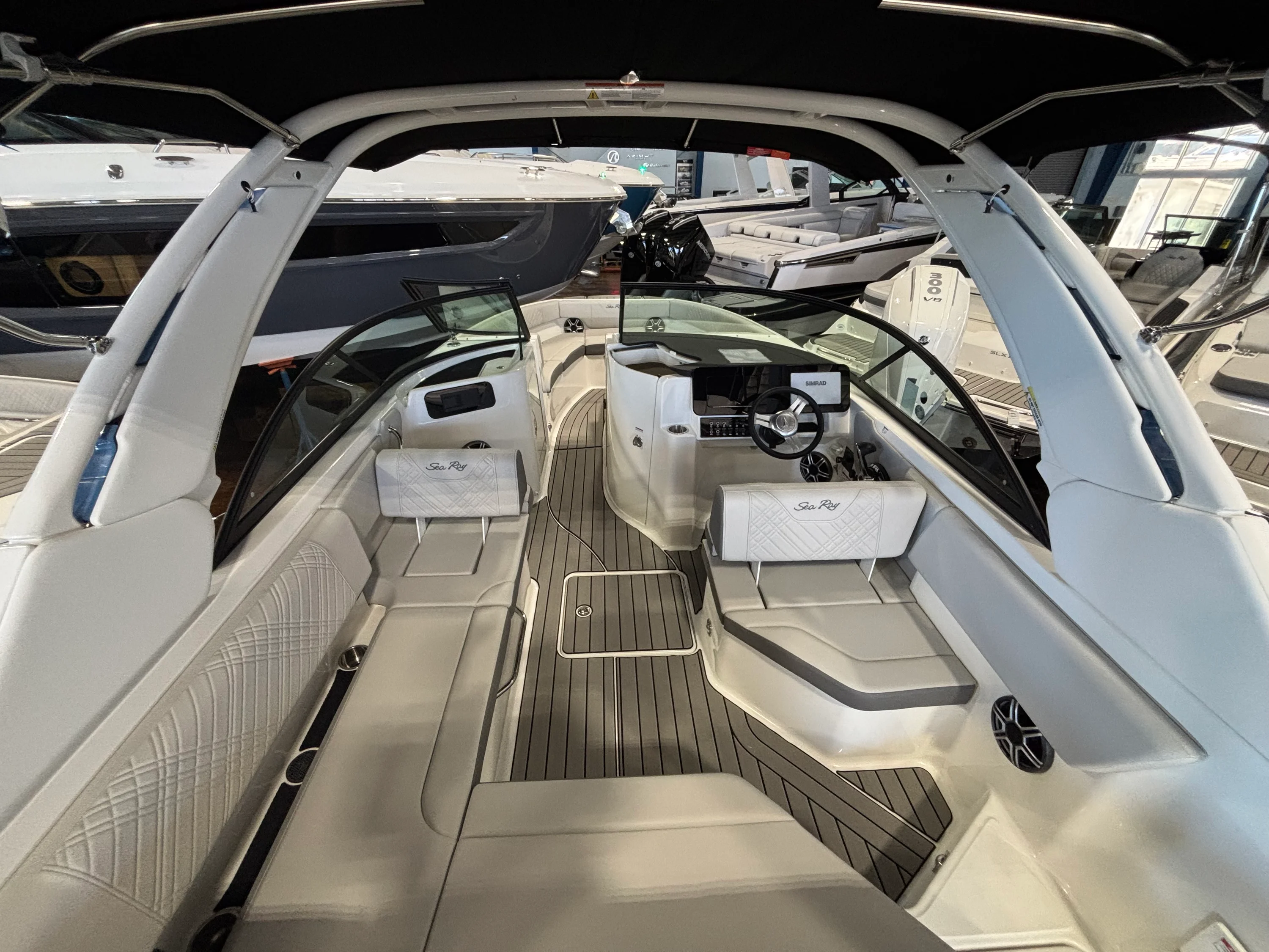 2026 Sea Ray SDX 230 Outboard Image Thumbnail #6