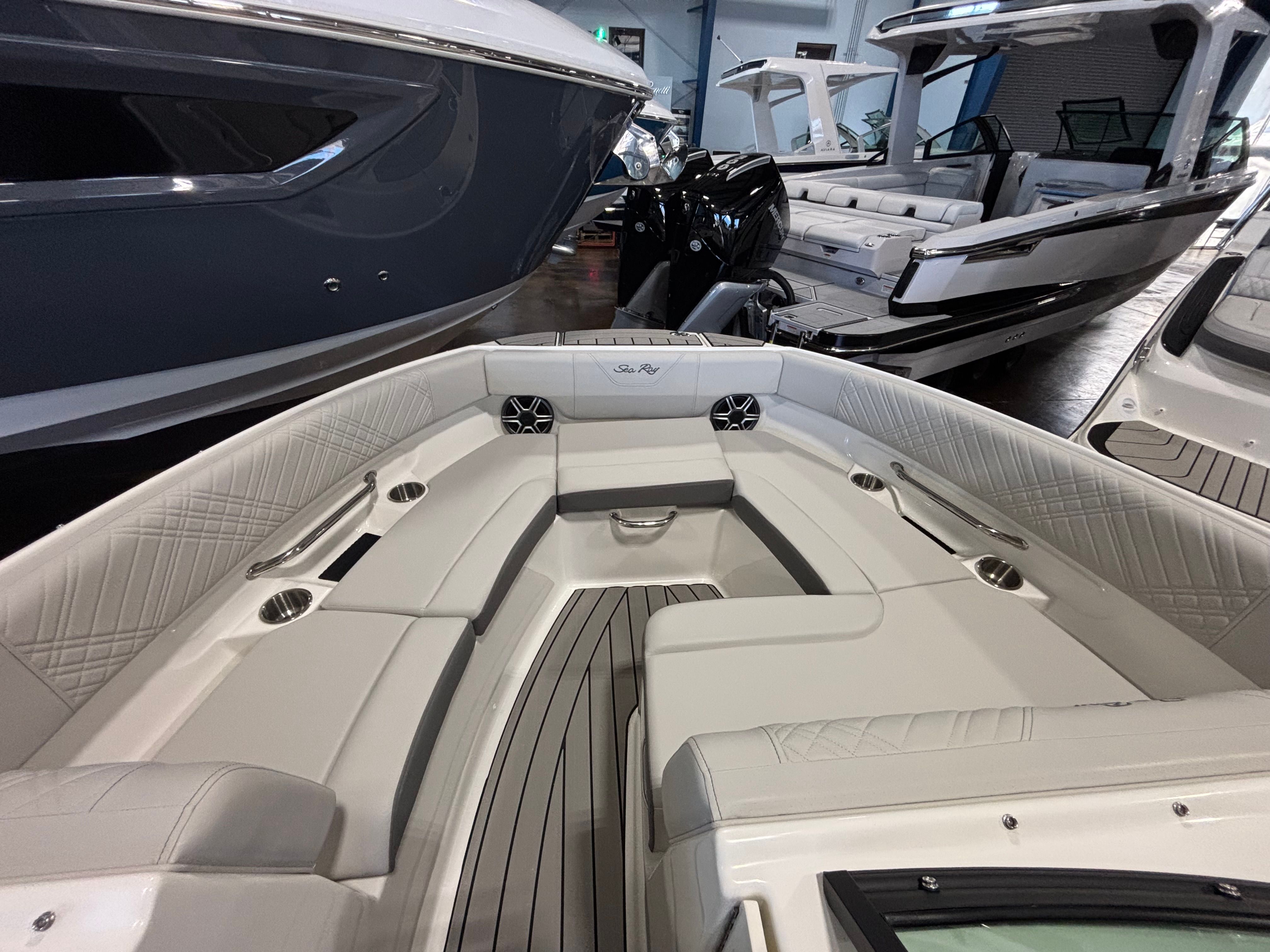 2026 Sea Ray SDX 230 Outboard Image Thumbnail #19