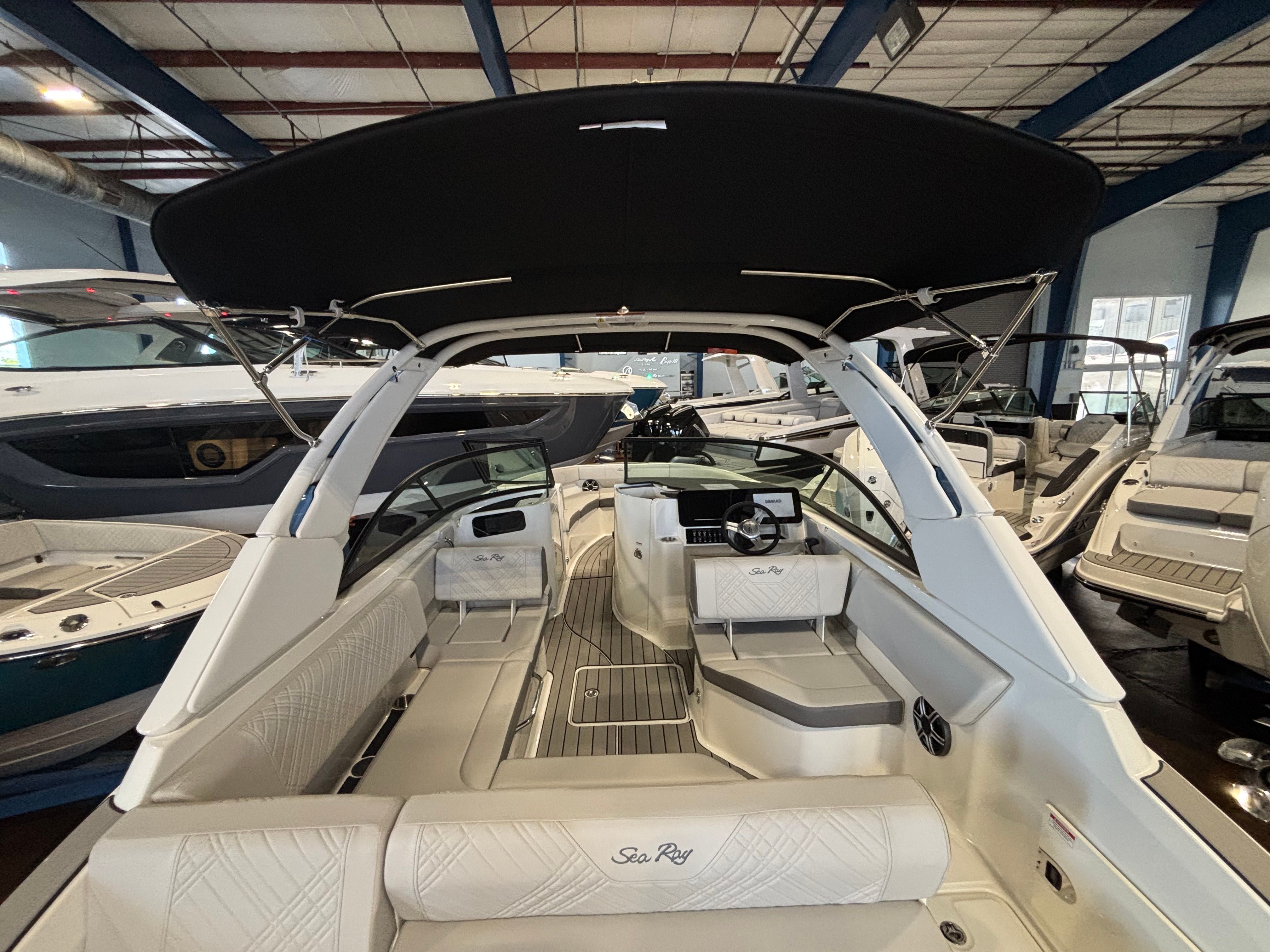 2026 Sea Ray SDX 230 Outboard Image Thumbnail #3