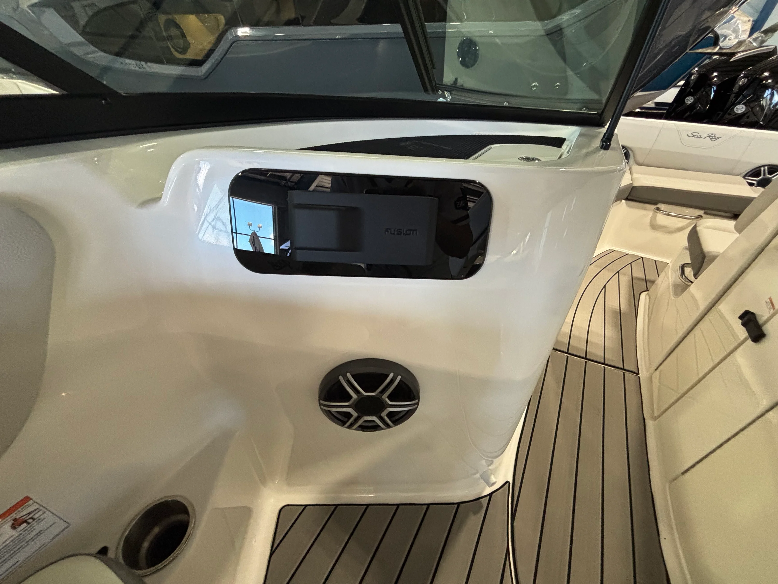 2026 Sea Ray SDX 230 Outboard Image Thumbnail #13