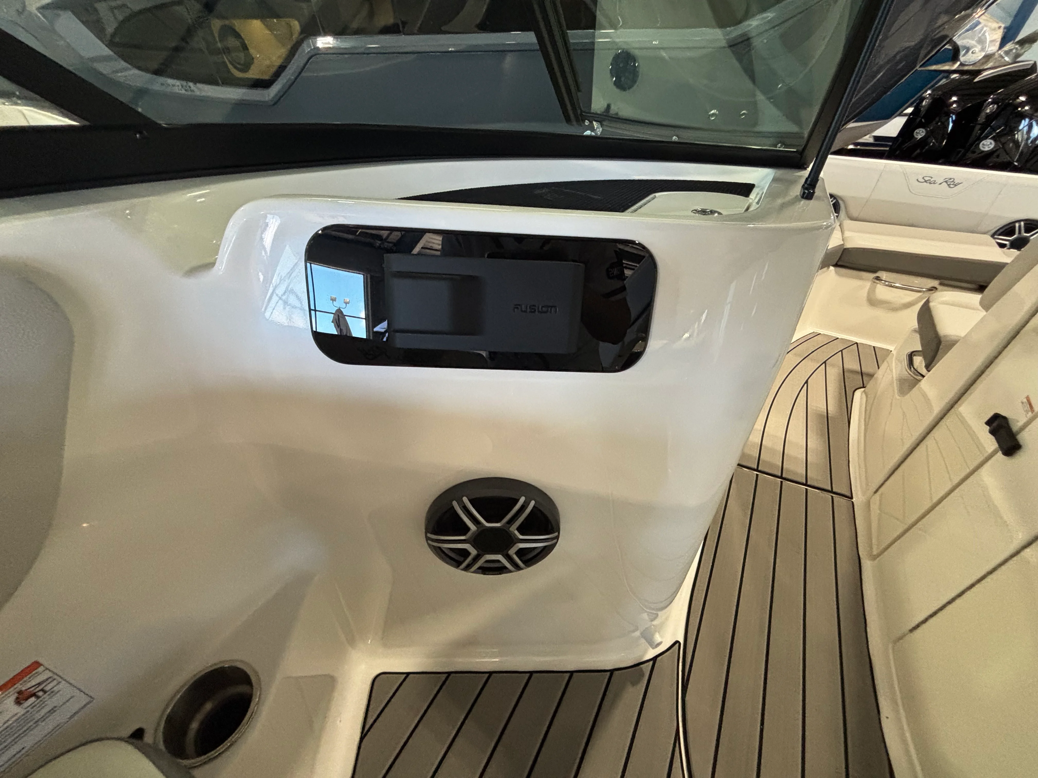 2026 Sea Ray SDX 230 Outboard Image Thumbnail #13