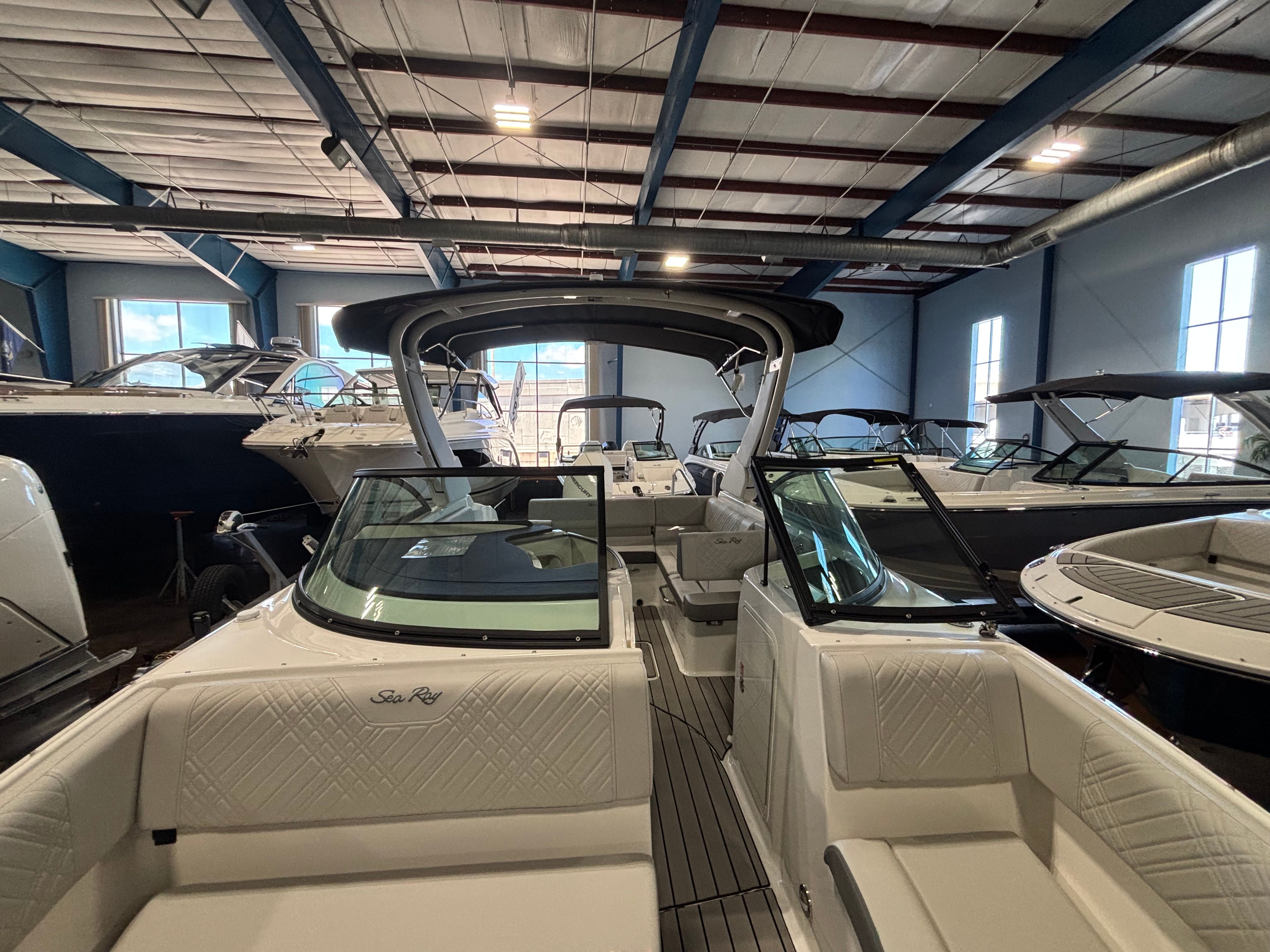 2026 Sea Ray SDX 230 Outboard Image Thumbnail #17