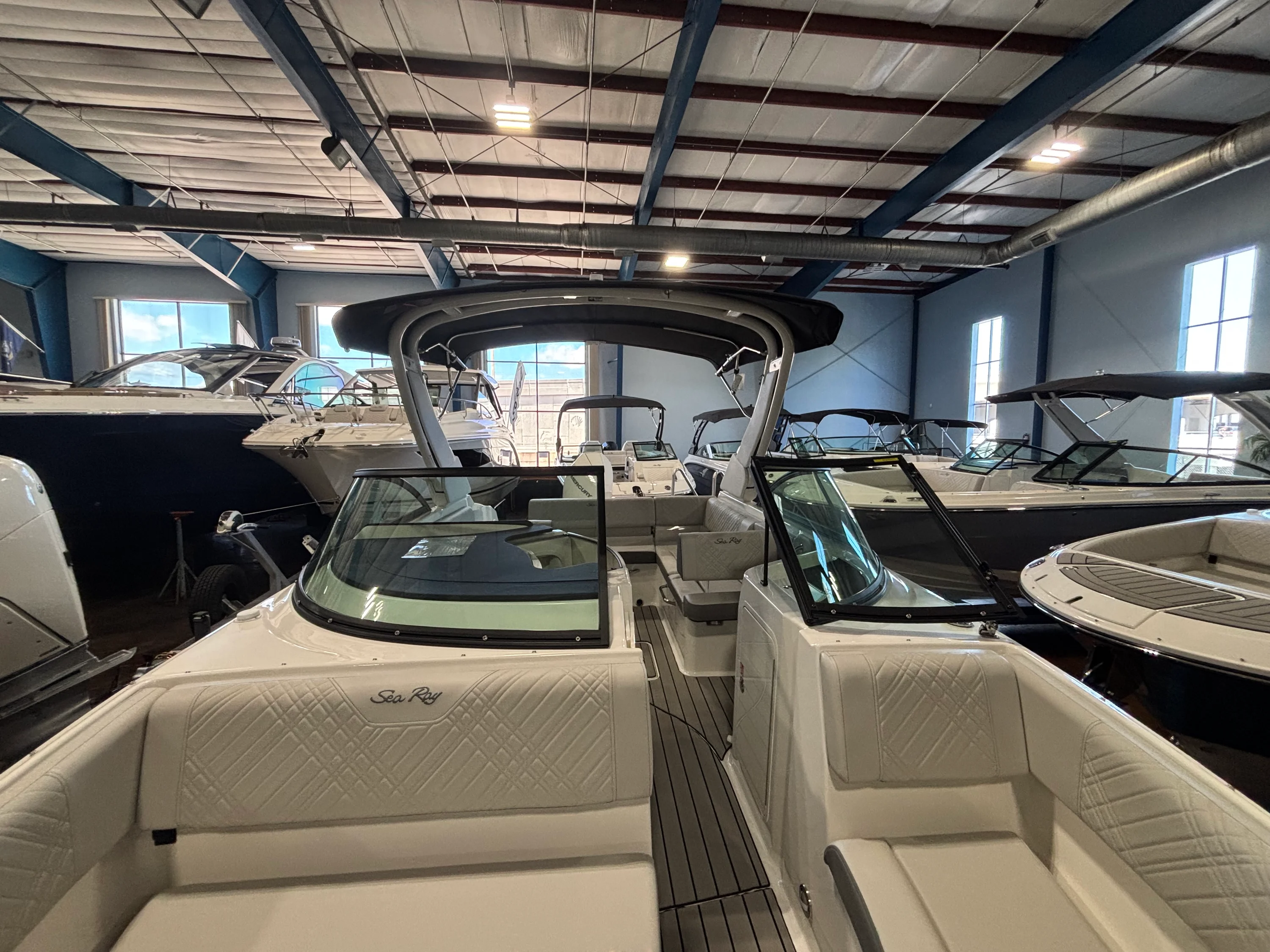 2026 Sea Ray SDX 230 Outboard Image Thumbnail #17