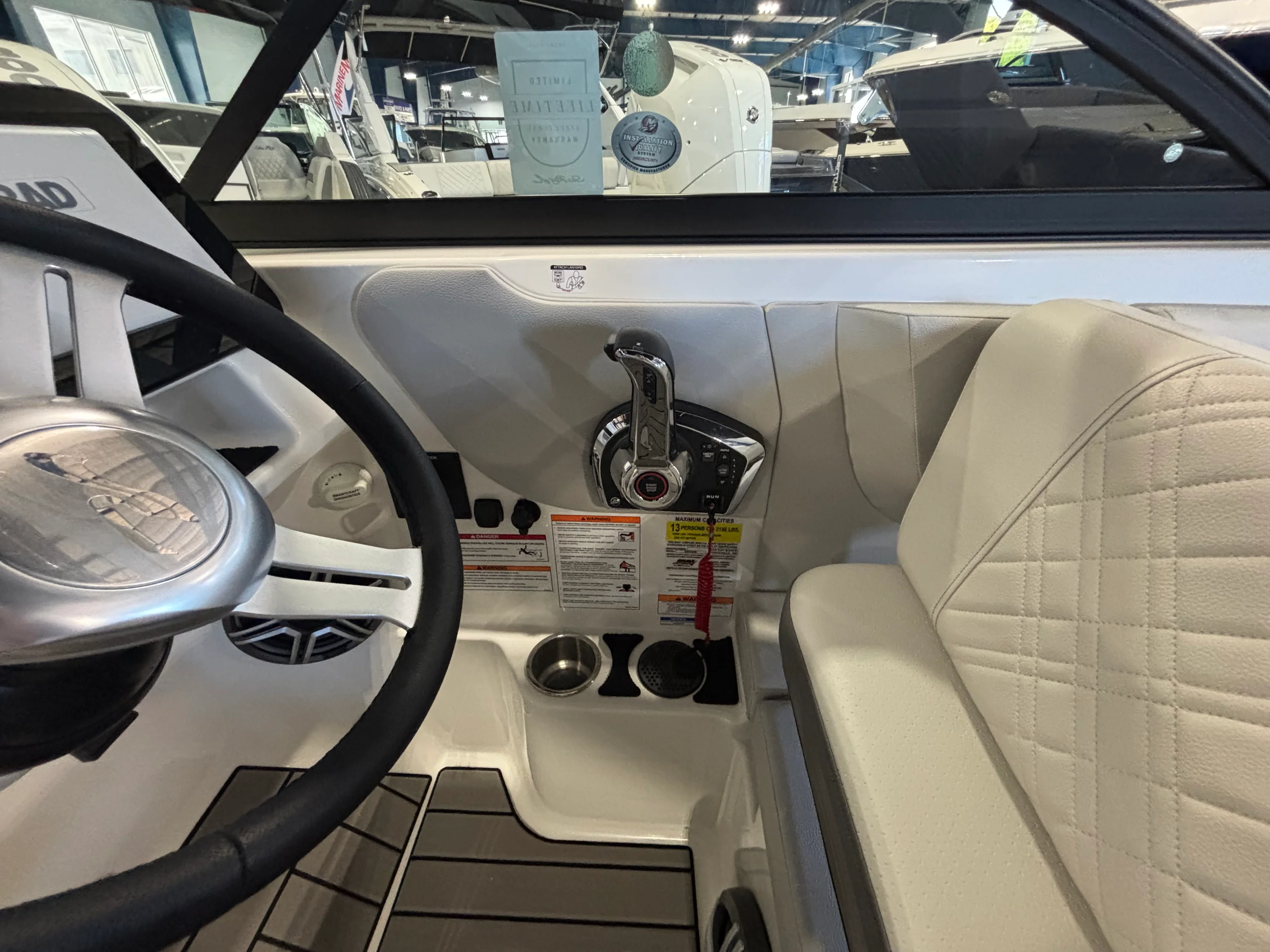 2026 Sea Ray SDX 230 Outboard Image Thumbnail #11